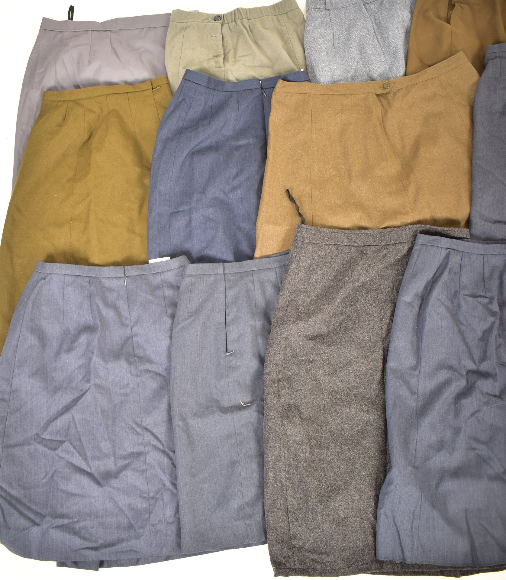 LARGE COLLECTION OF RE-ENACTMENT WWII WOMEN SERVICE SKIRTS - Image 2 of 5