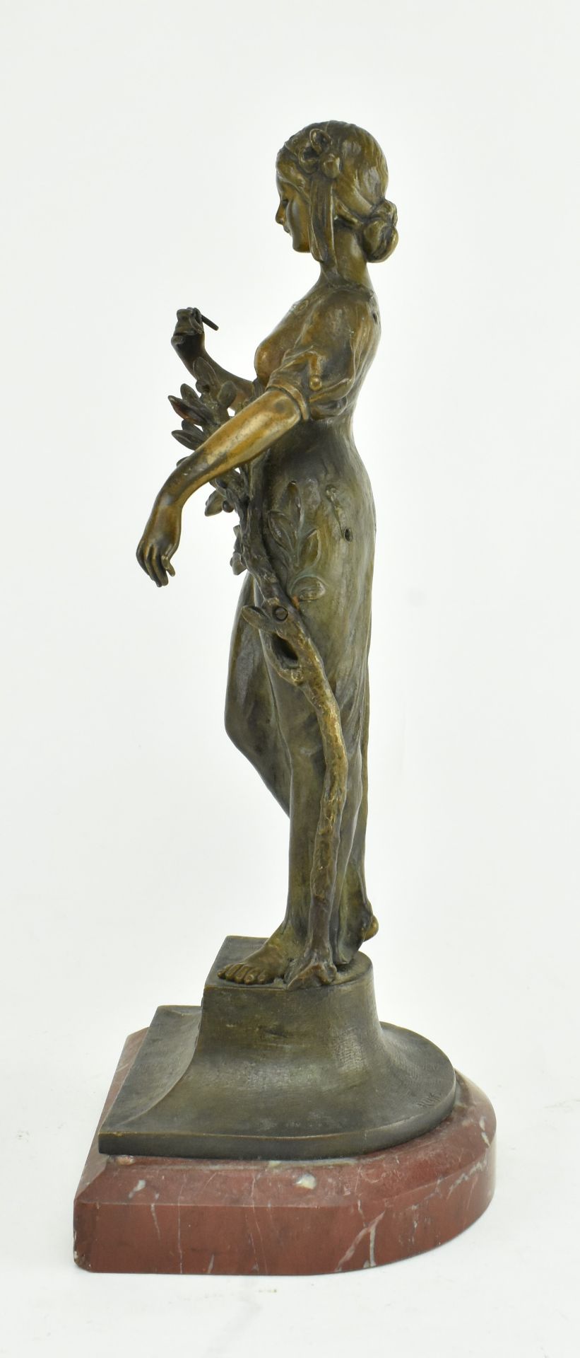 ANDOR RUFF - BRONZE FIGURINE OF A LADY WITH HOLLIES - Image 4 of 7