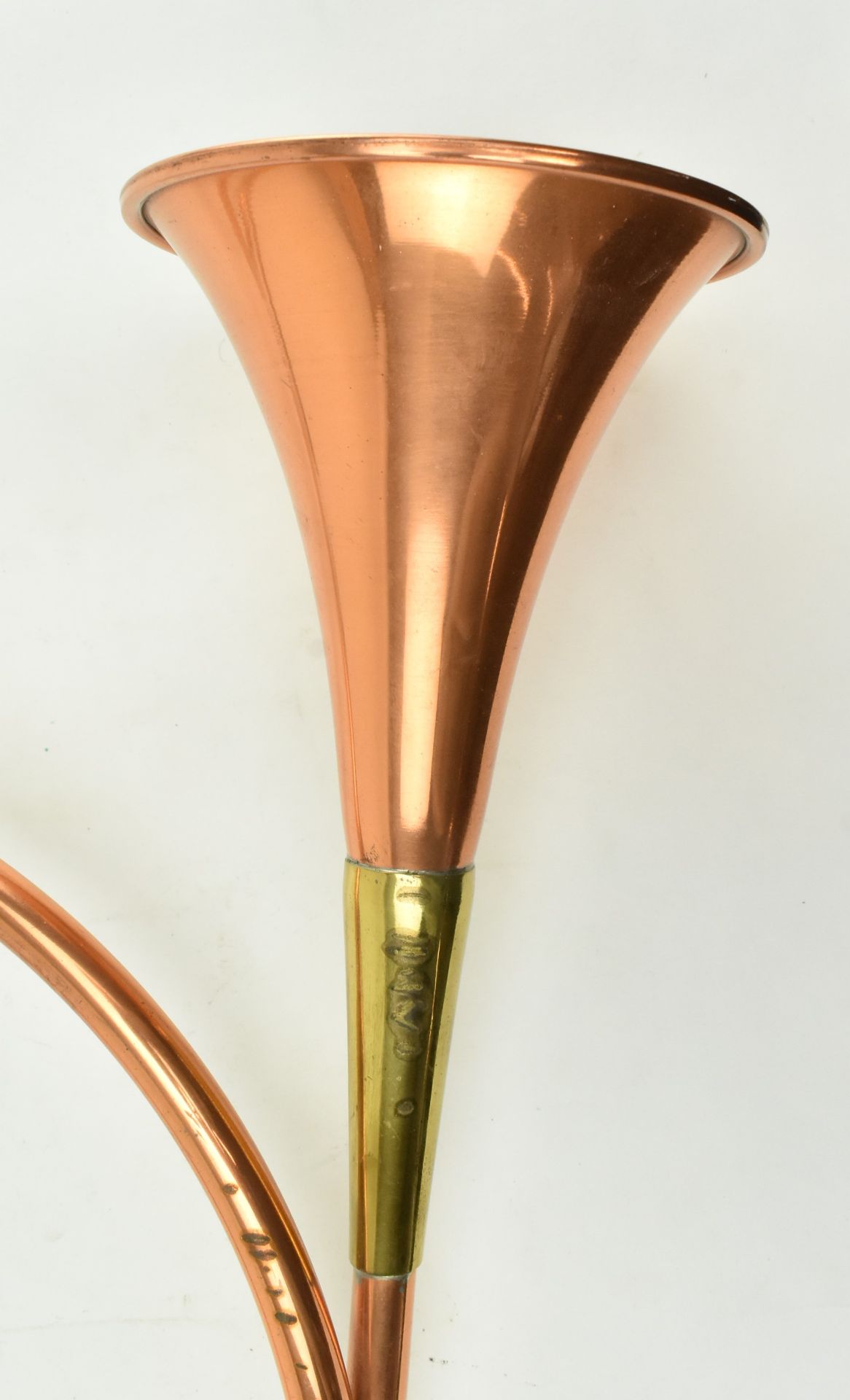 EARLY 20TH CENTURY COPPER & BRASS HUNTING HORN - Image 4 of 6