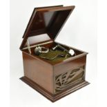 EARLY 20TH CENTURY ART DECO STYLE GRAMOPHONE