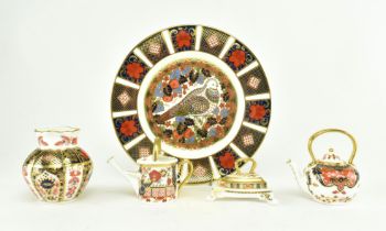 COLLECTION OF FIVE ROYAL CROWN DERBY BONE CHINA PIECES