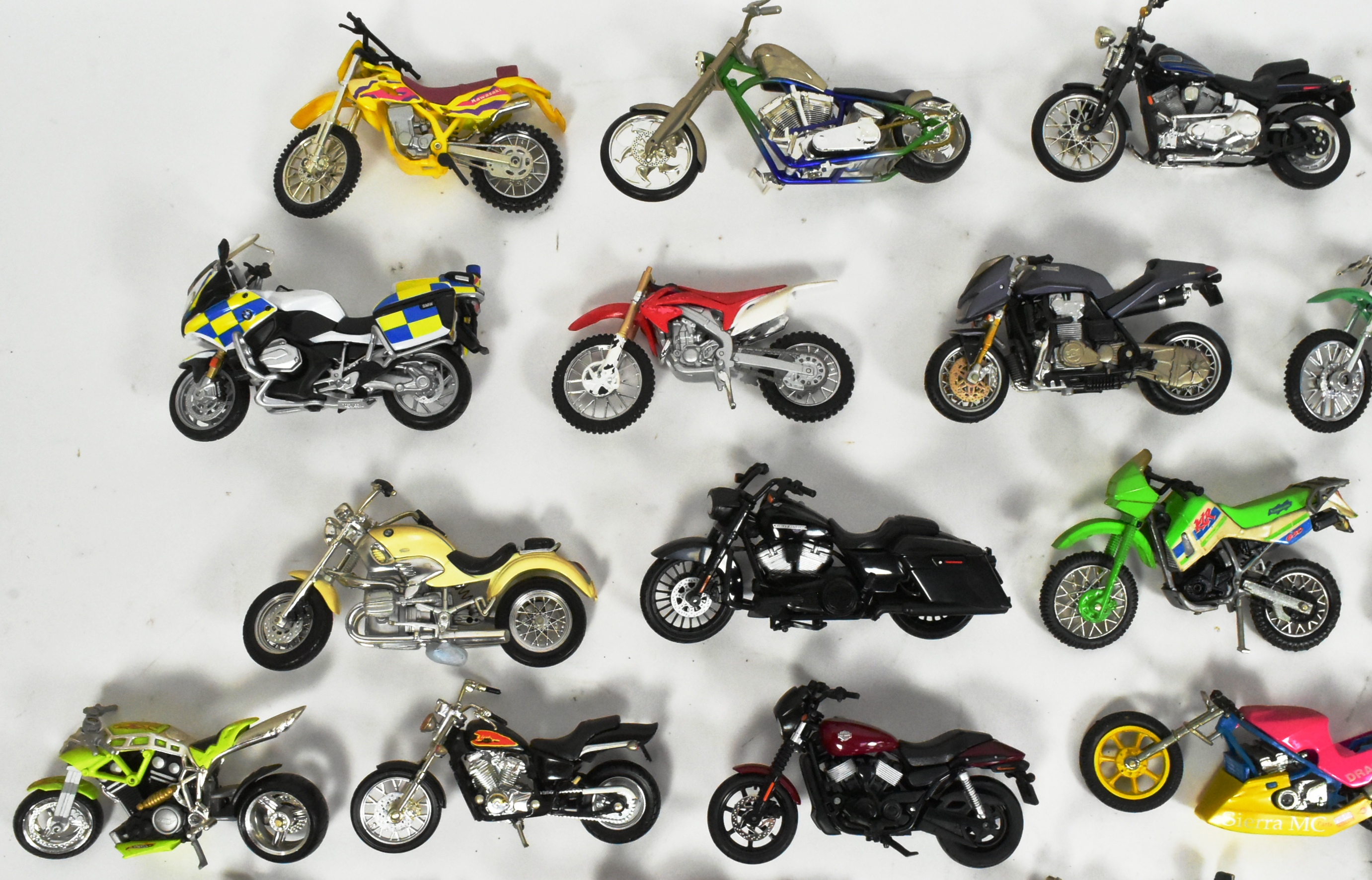 DIECAST - COLLECTION OF DIECAST MODEL MOTORBIKES - Image 3 of 5