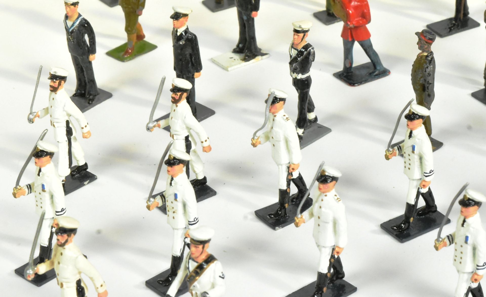 TOY SOLDIERS - COLLECTION OF ASSORTED LEAD TOY SOLDIERS - Image 2 of 7