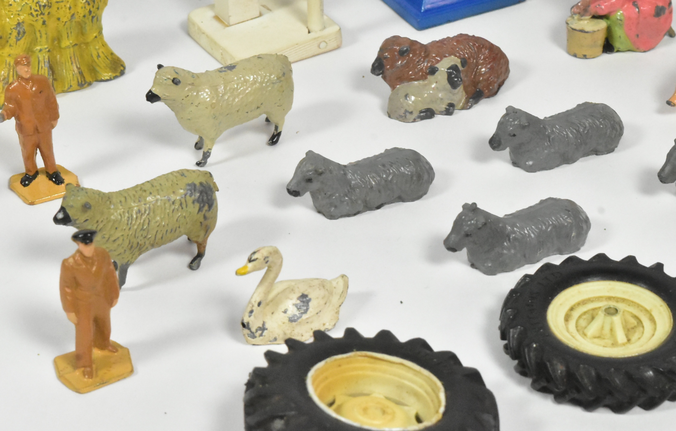 LEAD TOYS - COLLECTION OF LEAD TOY FARM ANIMALS - Image 4 of 6