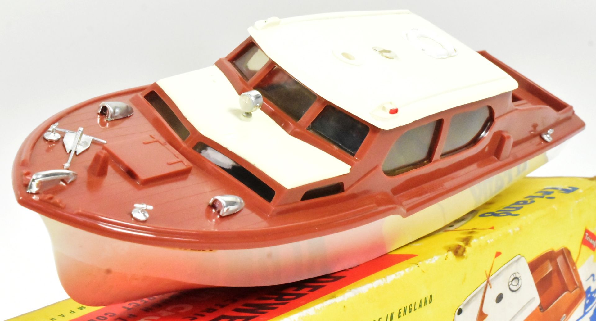 VINTAGE TRIANG ELECTRIC CABIN CRUISER BOAT - Bild 2 aus 5