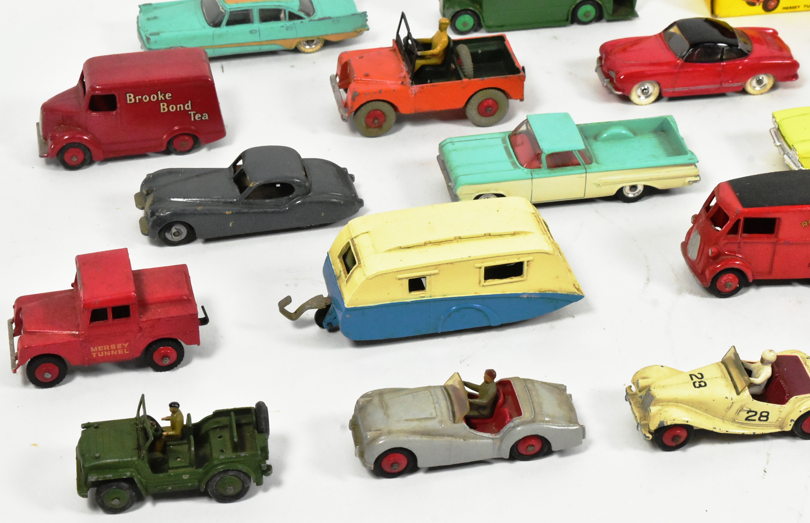 DIECAST - COLLECTION OF VINTAGE DINKY TOYS DIECAST MODELS - Image 4 of 6