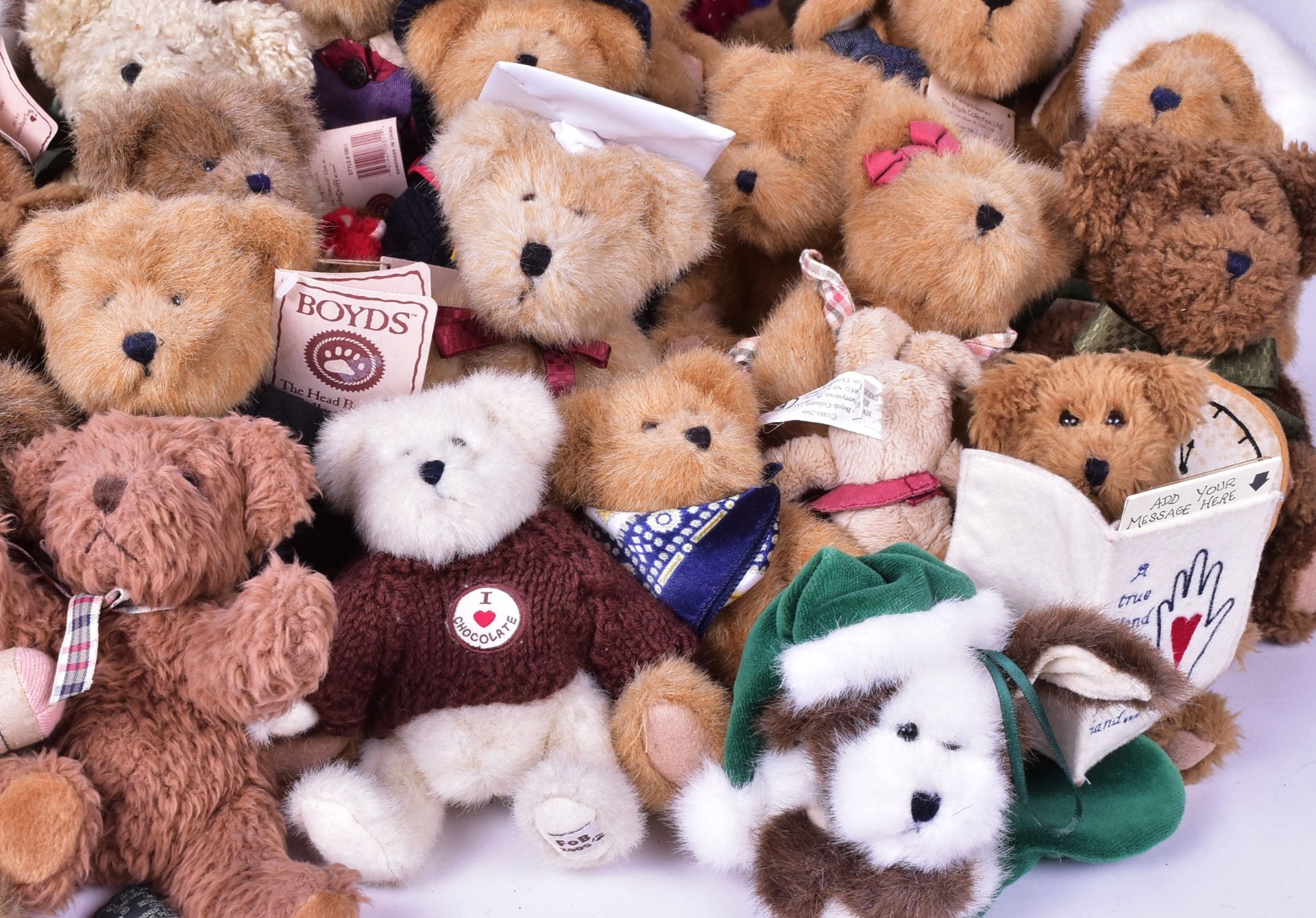 TEDDY BEARS - LARGE COLLECTION OF ASSORTED BOYDS TEDDY BEARS - Image 5 of 6