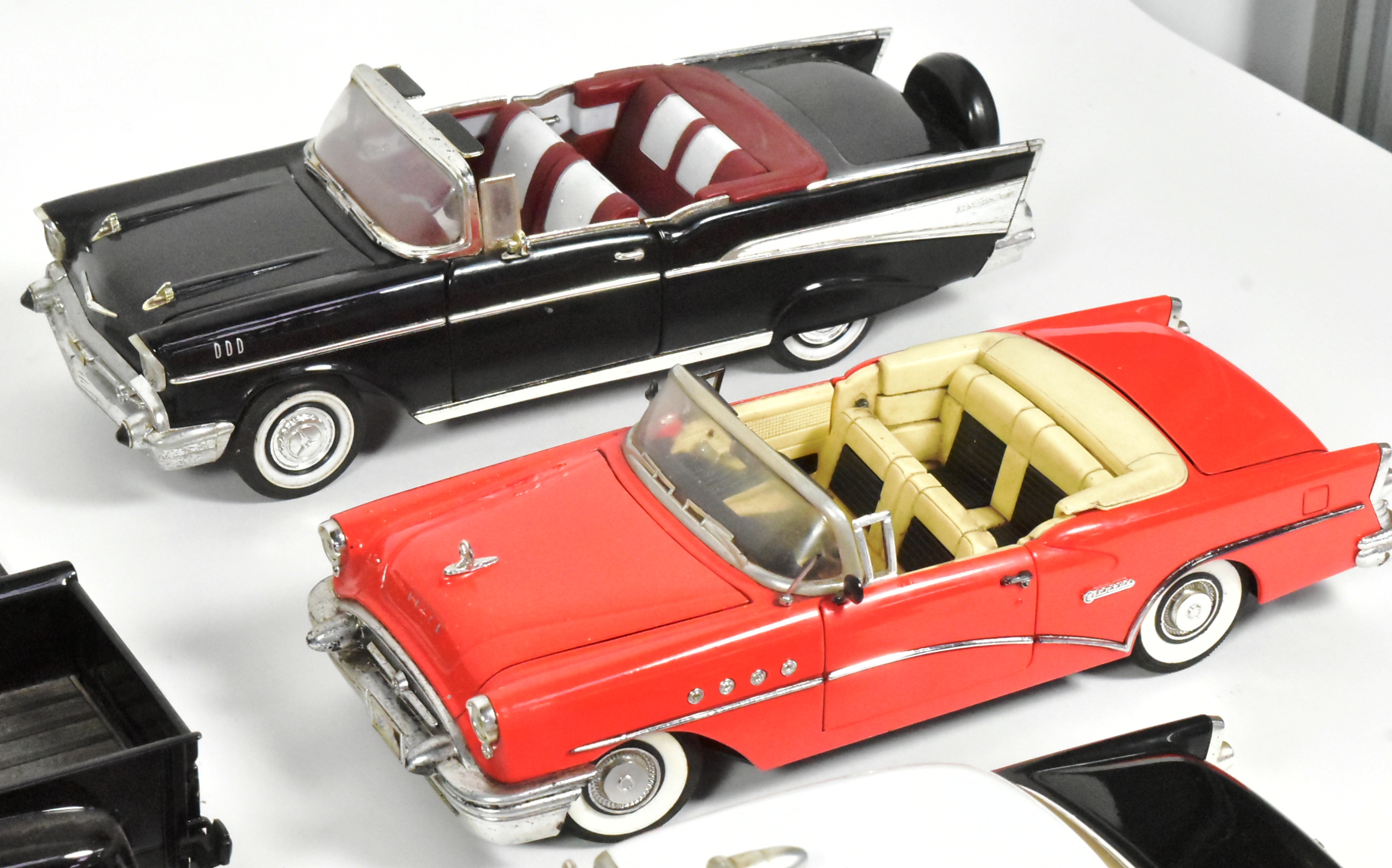 DIECAST - COLLECTION OF 1/18 SCALE DIECAST MODEL CARS - Image 2 of 6