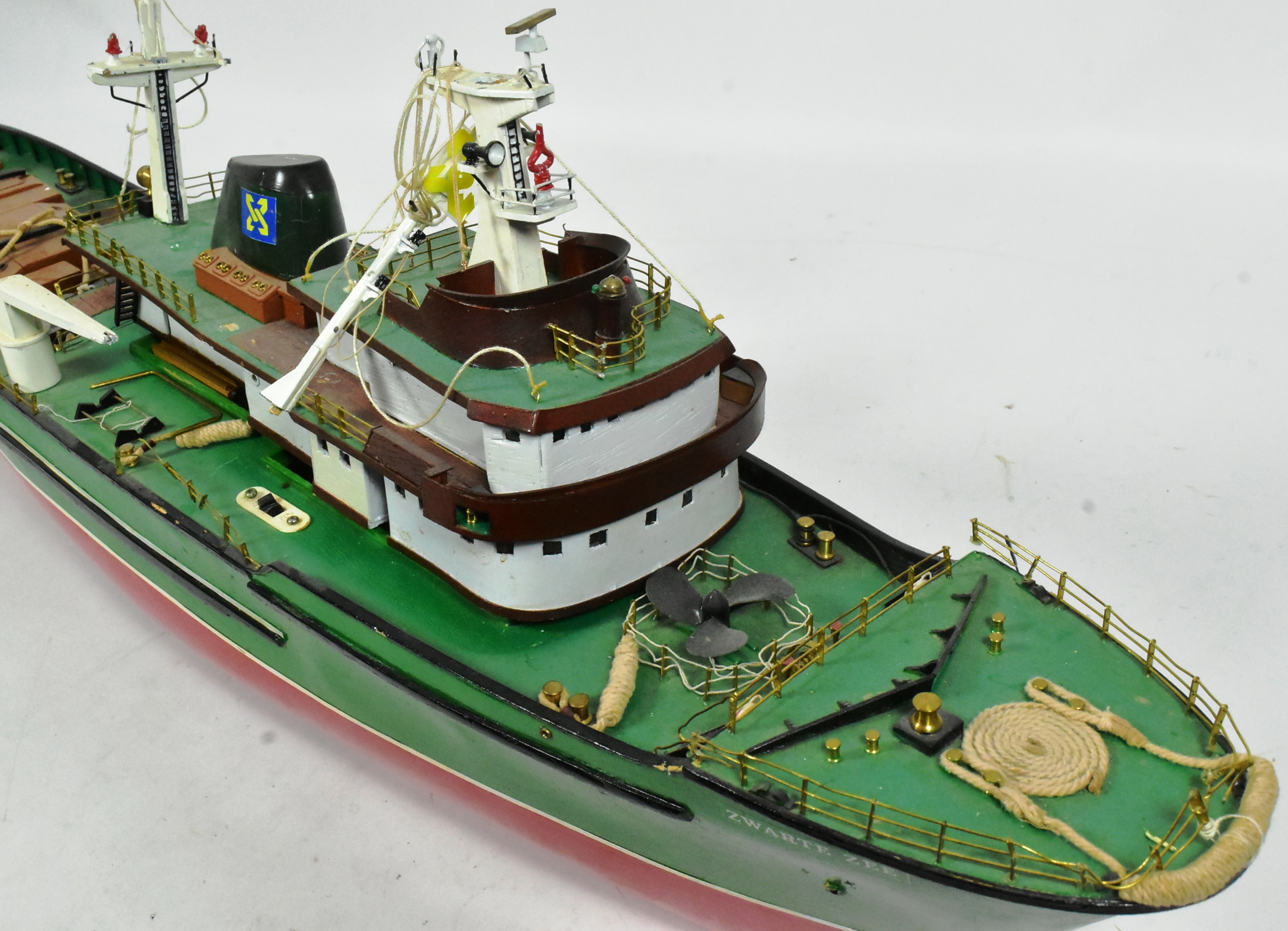 RADIO CONTROLLED BOAT - VINTAGE HAND BUILD MODEL - Image 7 of 7