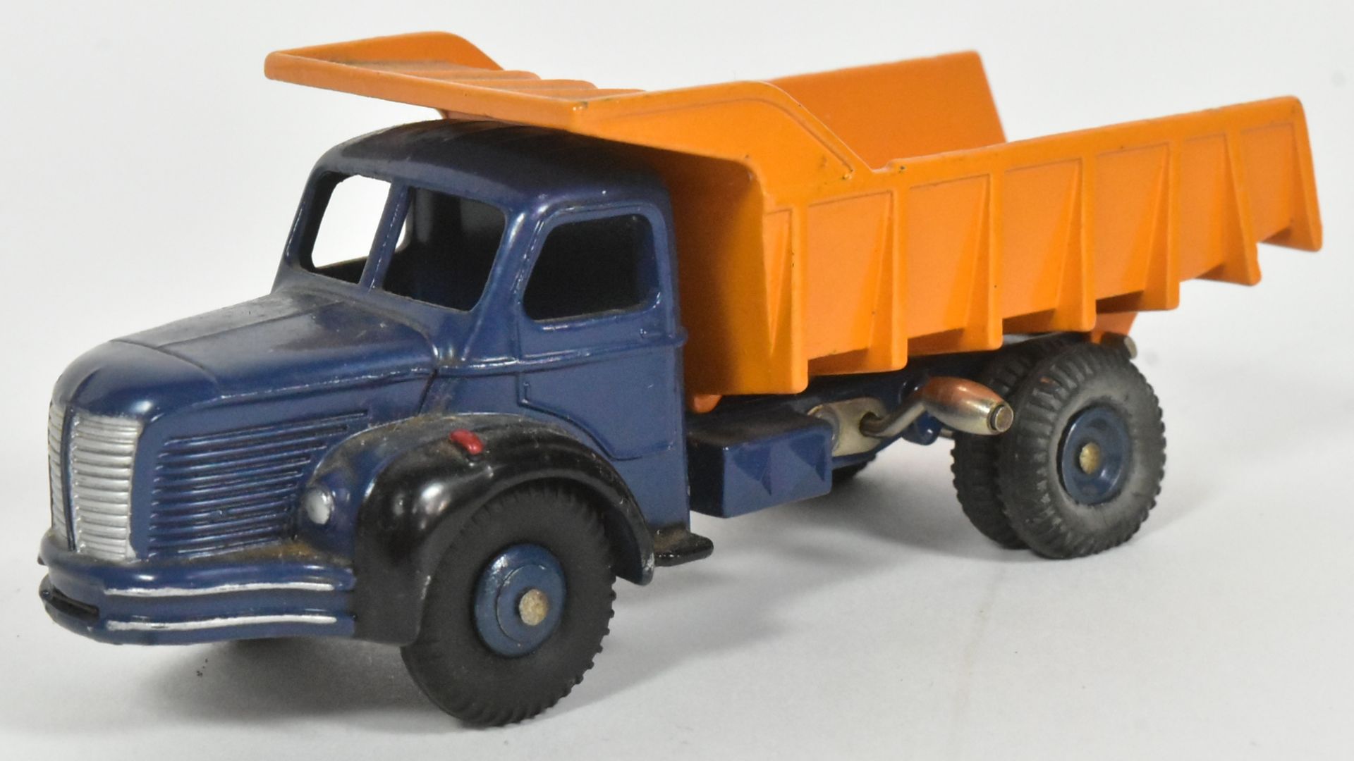 DIECAST - FRENCH DINKY TOYS - FIRE RESCUE & DUMPSTER TRUCK - Image 4 of 7
