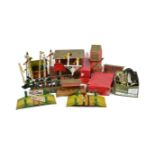 MODEL RAILWAY - COLLECTION OF VINTAGE O GAUGE TINPLATE ACCESSORIES