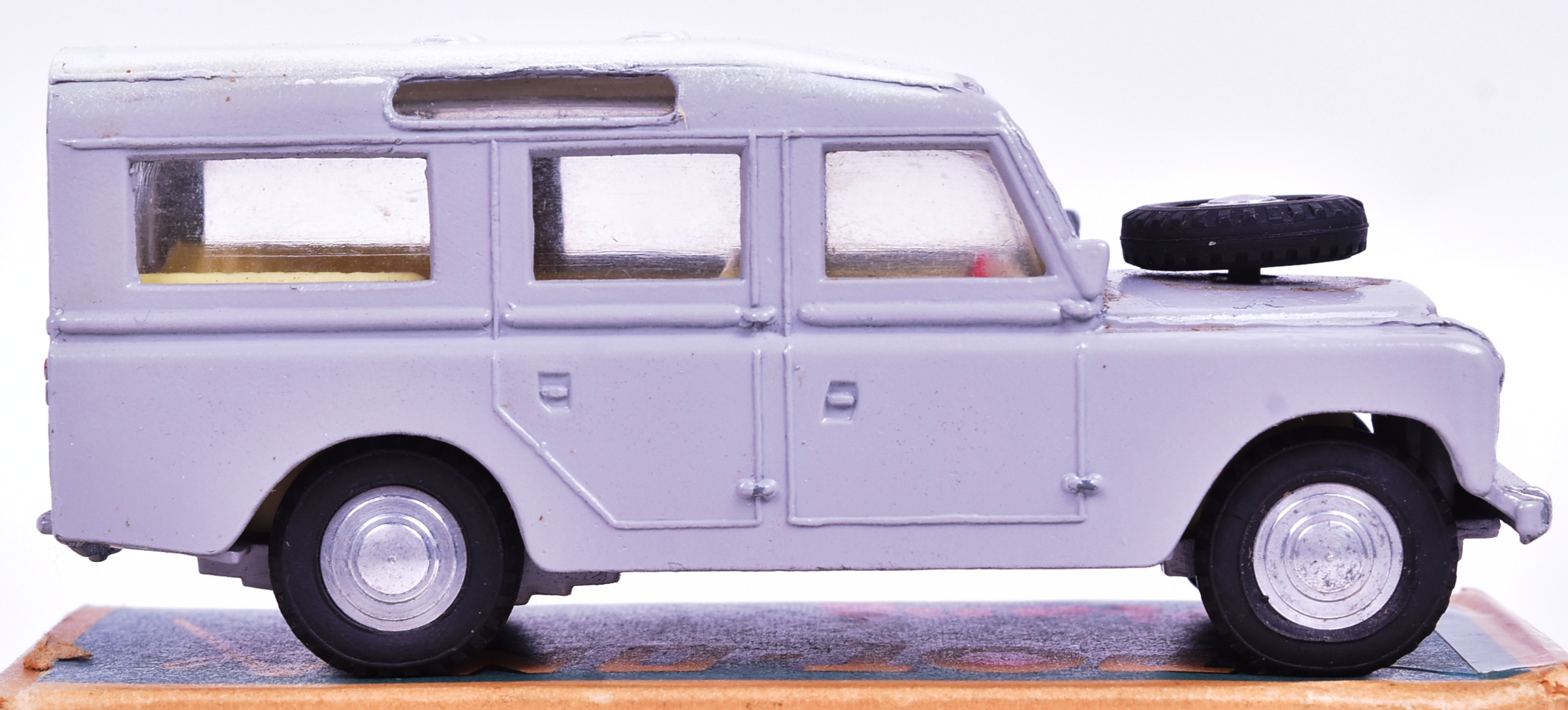 DIECAST - VINTAGE TRIANG SPOT ON LWB LAND ROVER - Image 3 of 6