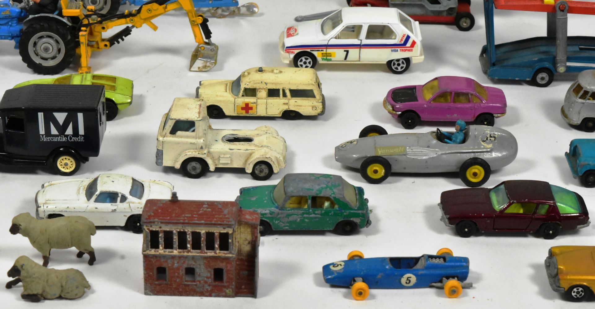 DIECAST - COLLECTION OF ASSORTED DIECAST MODELS - Bild 7 aus 7