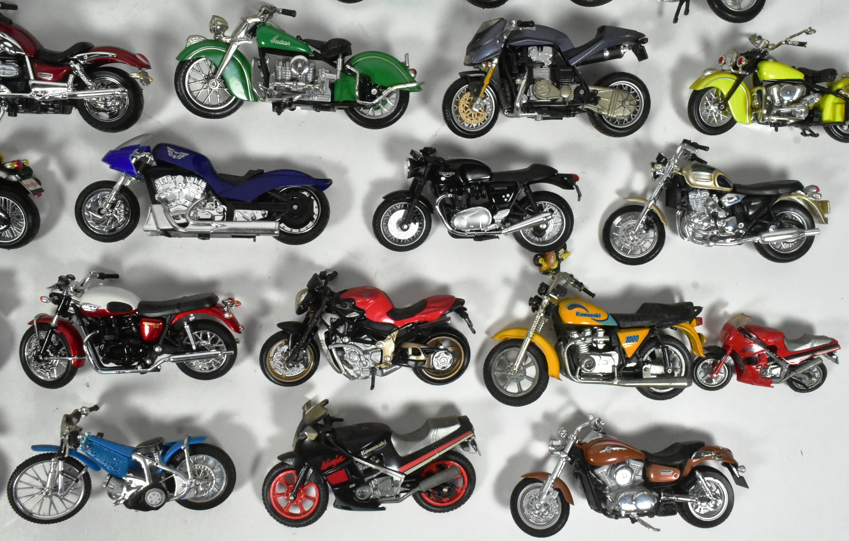 DIECAST - COLLECTION OF DIECAST MODEL MOTORBIKES - Image 3 of 5