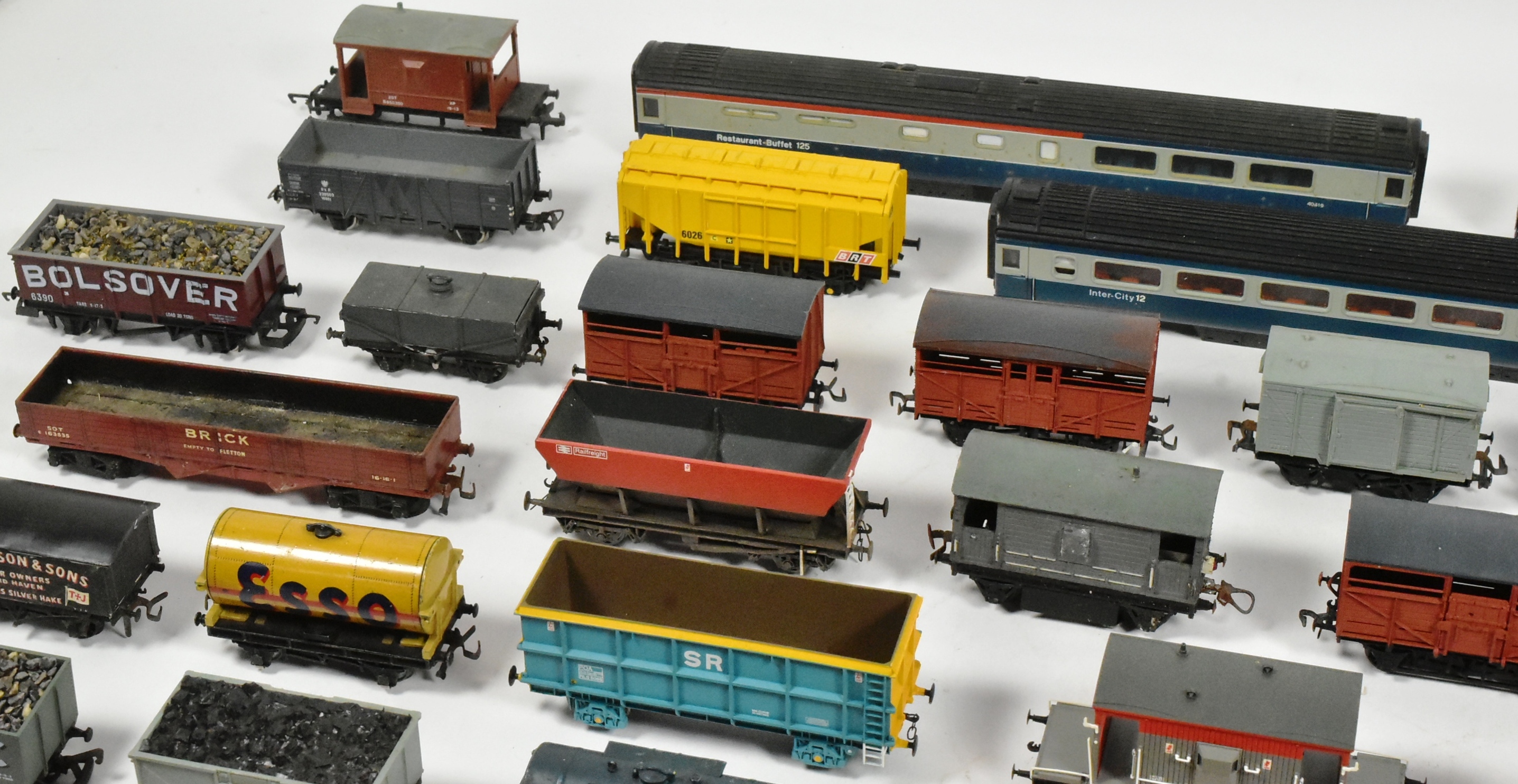 MODEL RAILWAY - COLLECTION OF ASSORTED ROLLING STOCK - Image 2 of 6