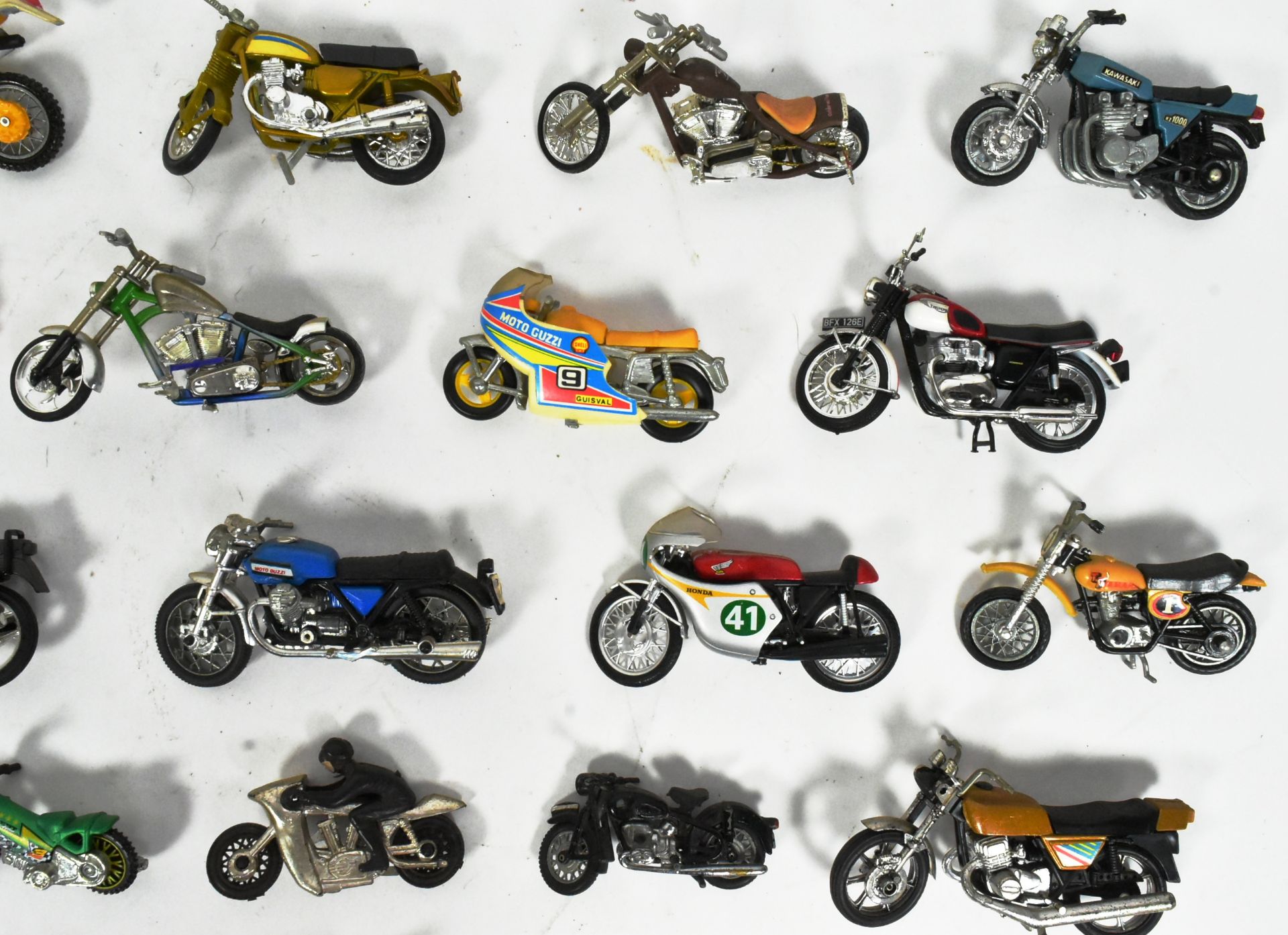 DIECAST - COLLECTION OF 1/32 SCALE DIECAST MODEL MOTORCYCLES - Image 5 of 5
