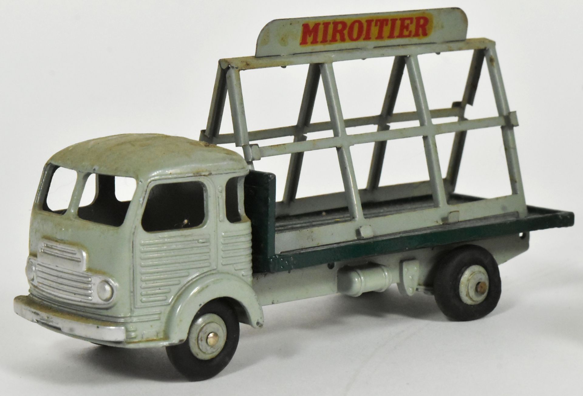 DIECAST - FRENCH DINKY TOYS - SIMCA CARGO & MULTI-BUCKET TRUCK - Image 3 of 6
