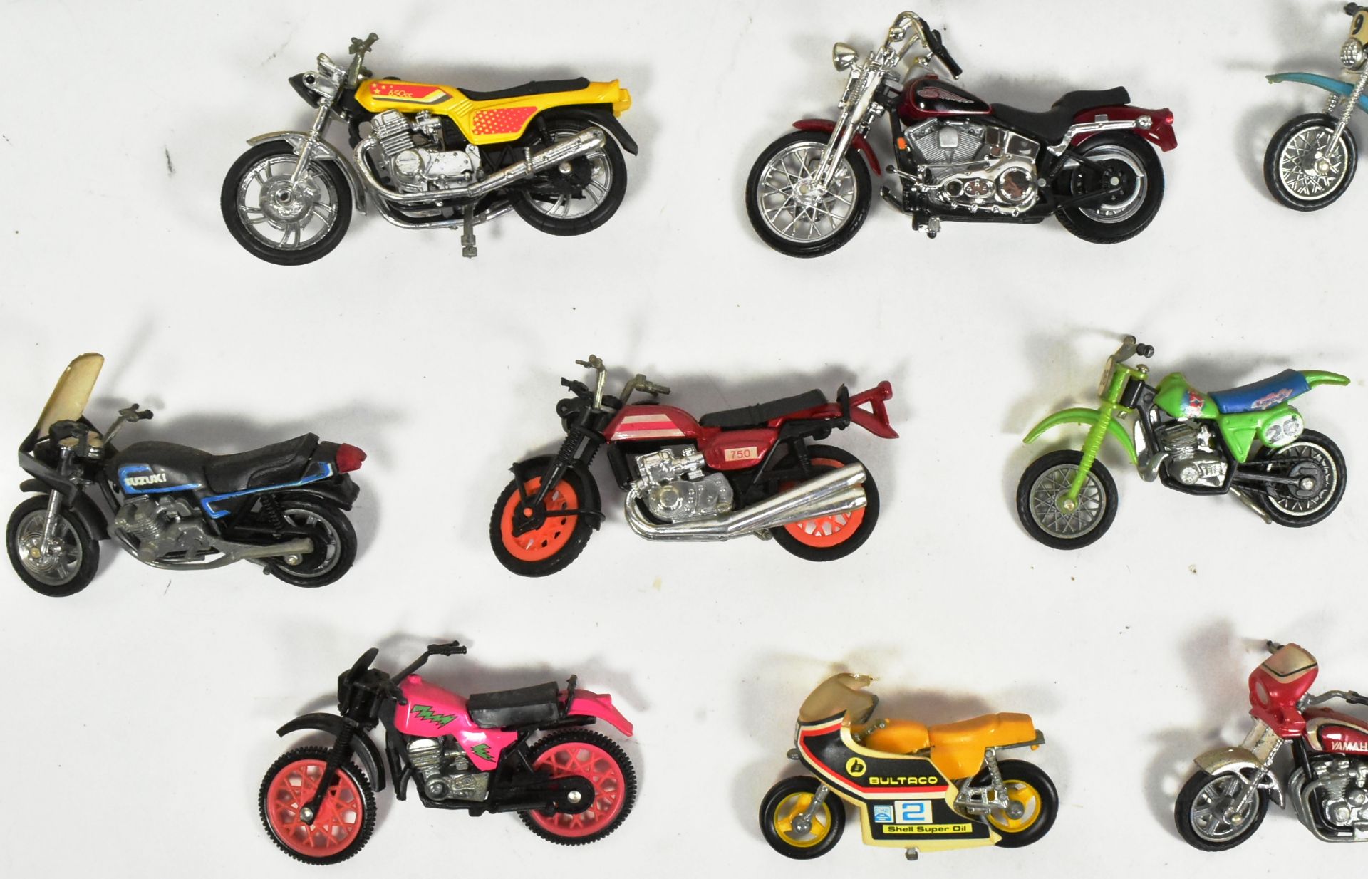 DIECAST - COLLECTION OF 1/32 SCALE DIECAST MODEL MOTORCYCLES - Image 3 of 5