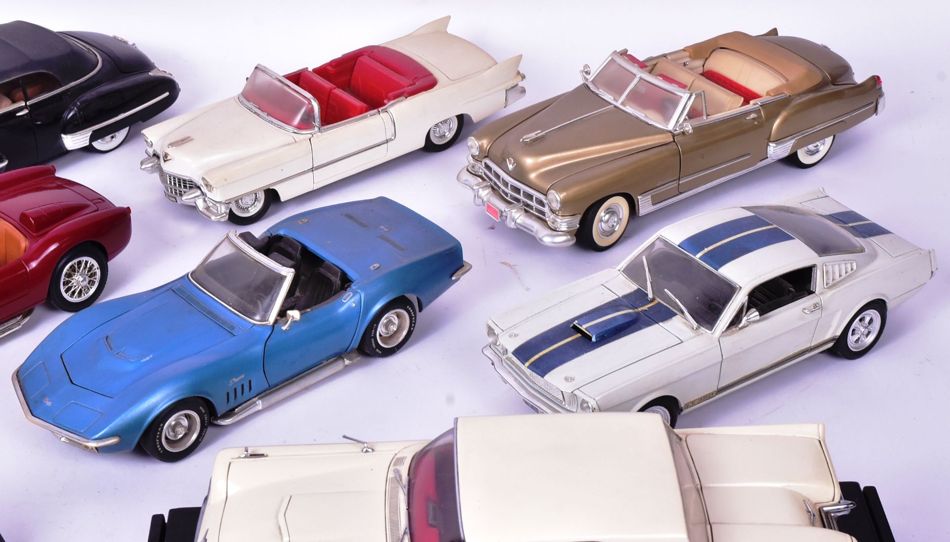 DIECAST - COLLECTION OF 1/18 SCALE DIECAST MODEL CARS - Bild 2 aus 6