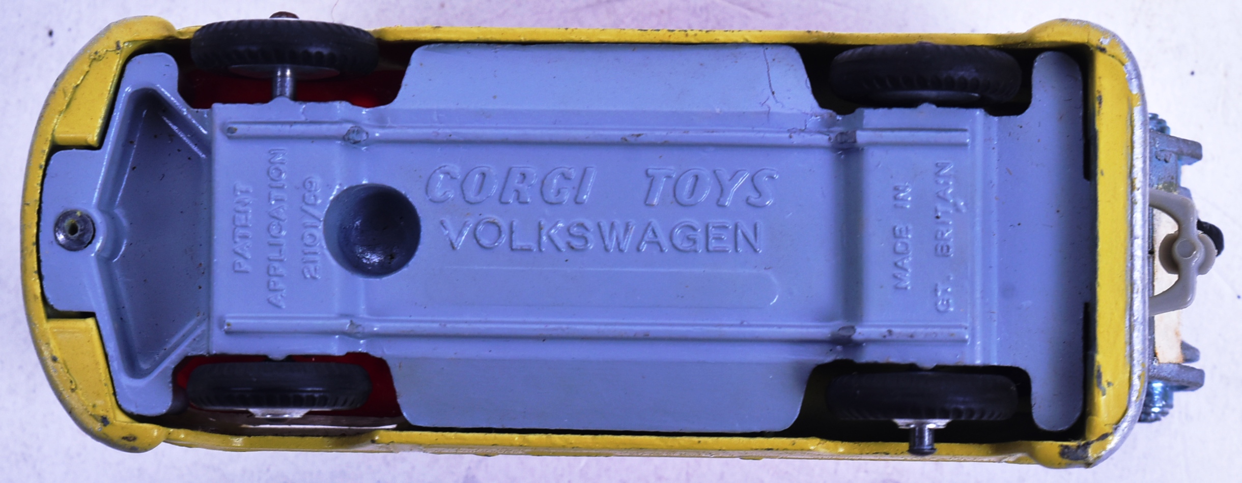 DIECAST - VINTAGE CORGI TOYS VOLKSWAGEN BREAKDOWN TRUCK - Image 6 of 6