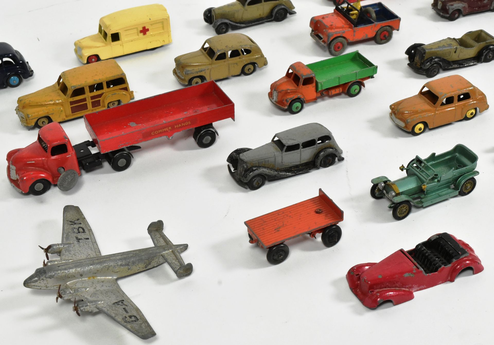 DIECAST - COLLECTION OF VINTAGE DINKY TOYS - Bild 4 aus 6