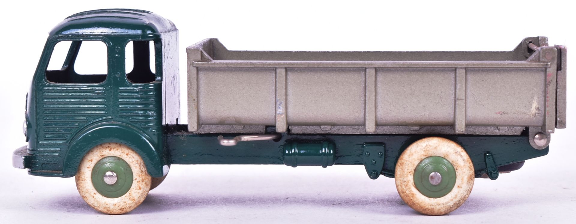 DIECAST - FRENCH DINKY TOYS - SIMCA CARGO TIPPING TRUCK - Image 2 of 5
