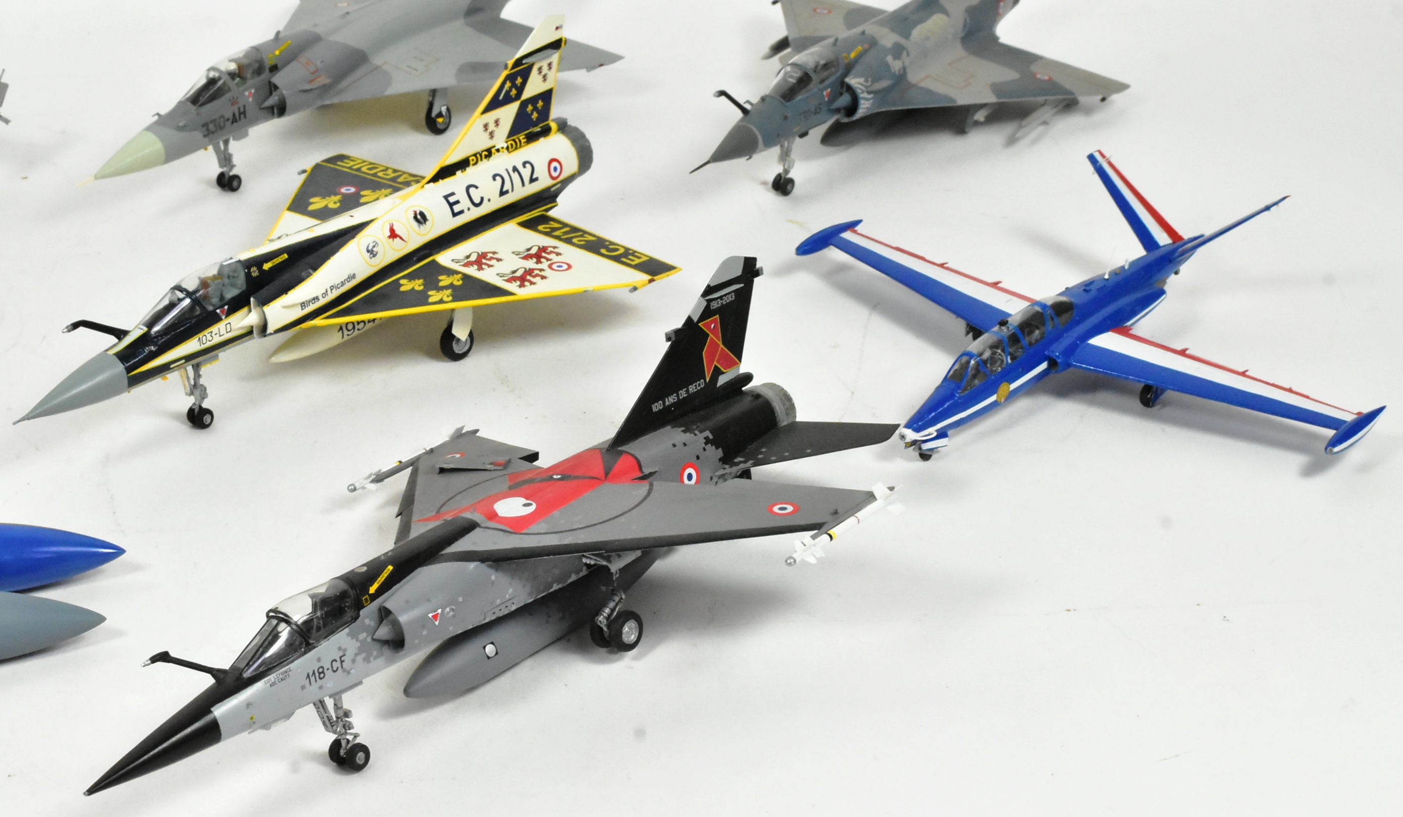 MODEL KITS - COLLECTION OF X7 BUILT MODEL KITS OF AIRCRAFT INTEREST - Image 5 of 6