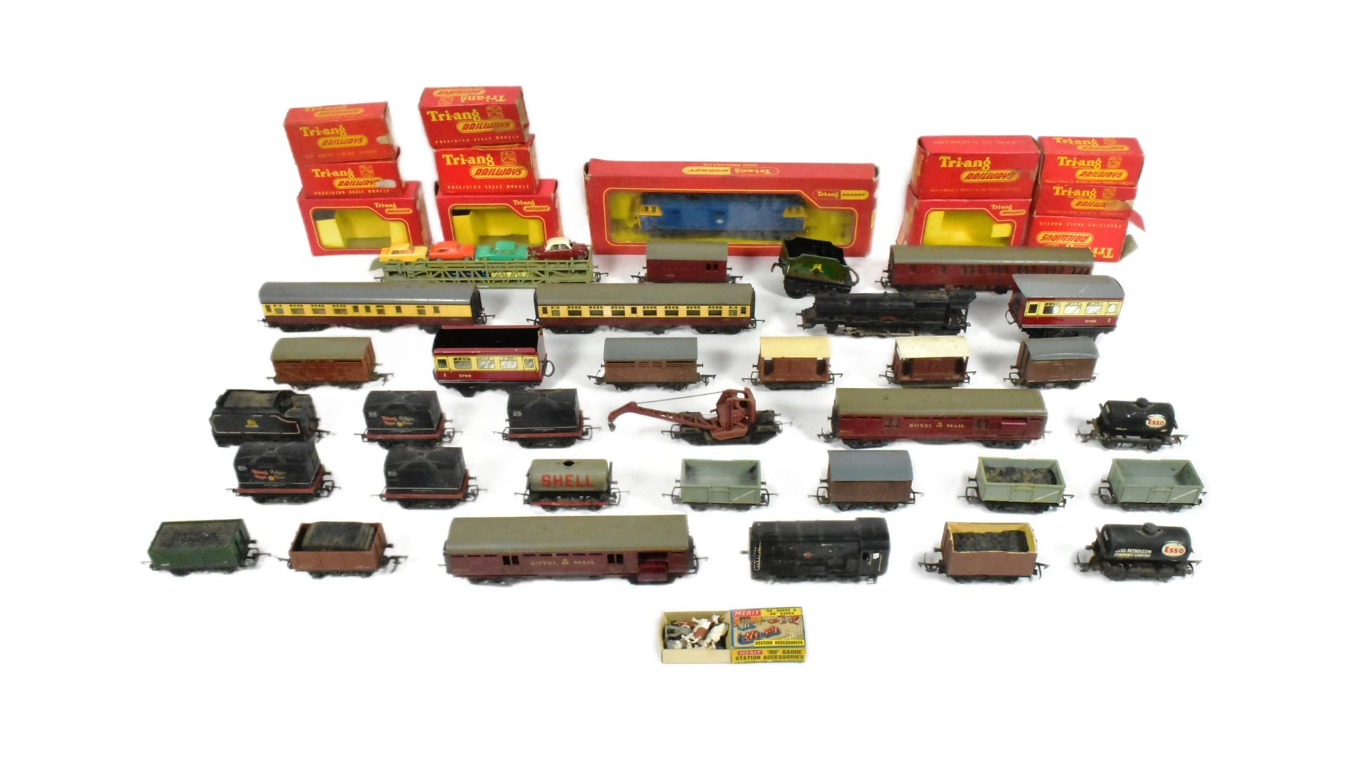 MODEL RAILWAY - COLLECTION OF OO GAUGE MODEL RAILWAY