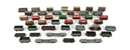 MODEL RAILWAY - COLLECTION OF HORNBY DUBLO OO GAUGE ROLLING STOCK