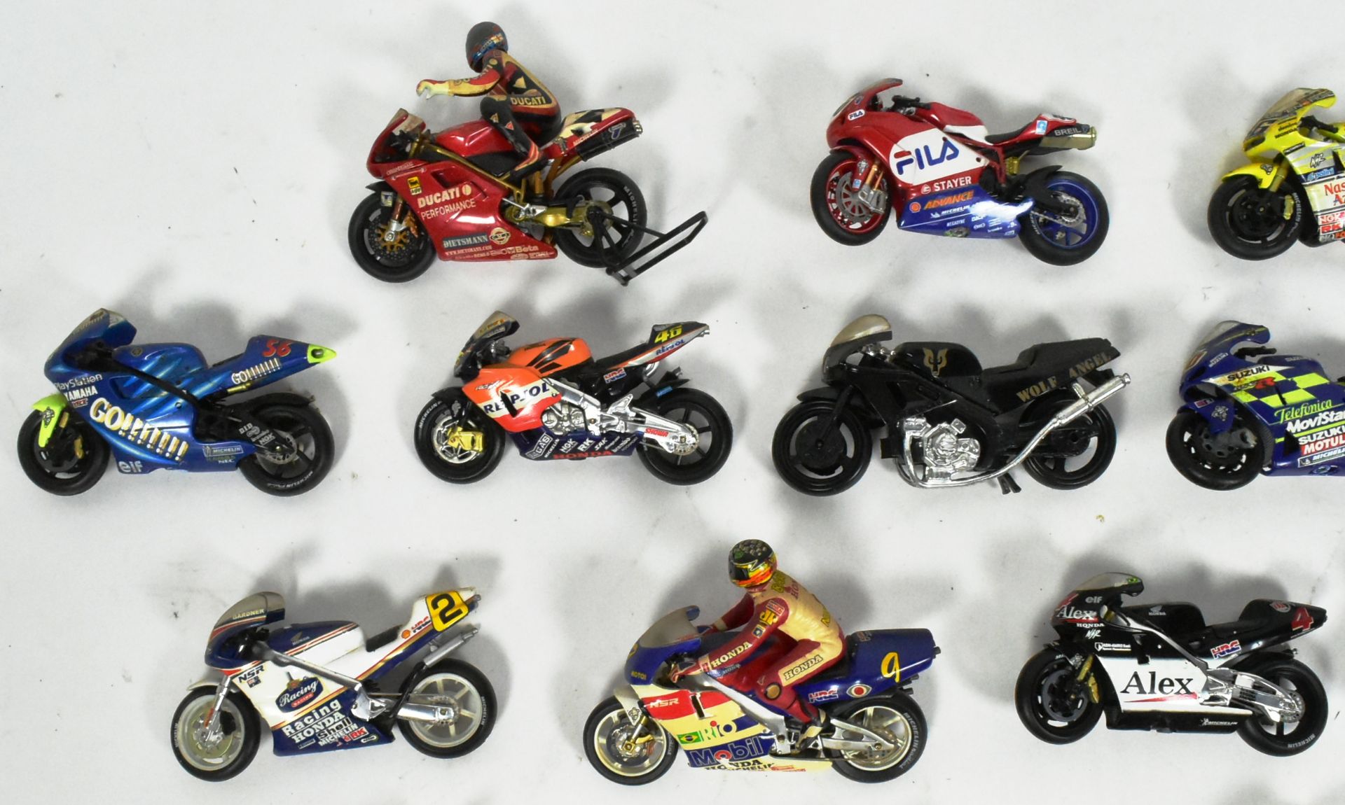 DIECAST - COLLECTION OF 1/24 SCALE DIECAST MOTORCYCLES - Bild 4 aus 5