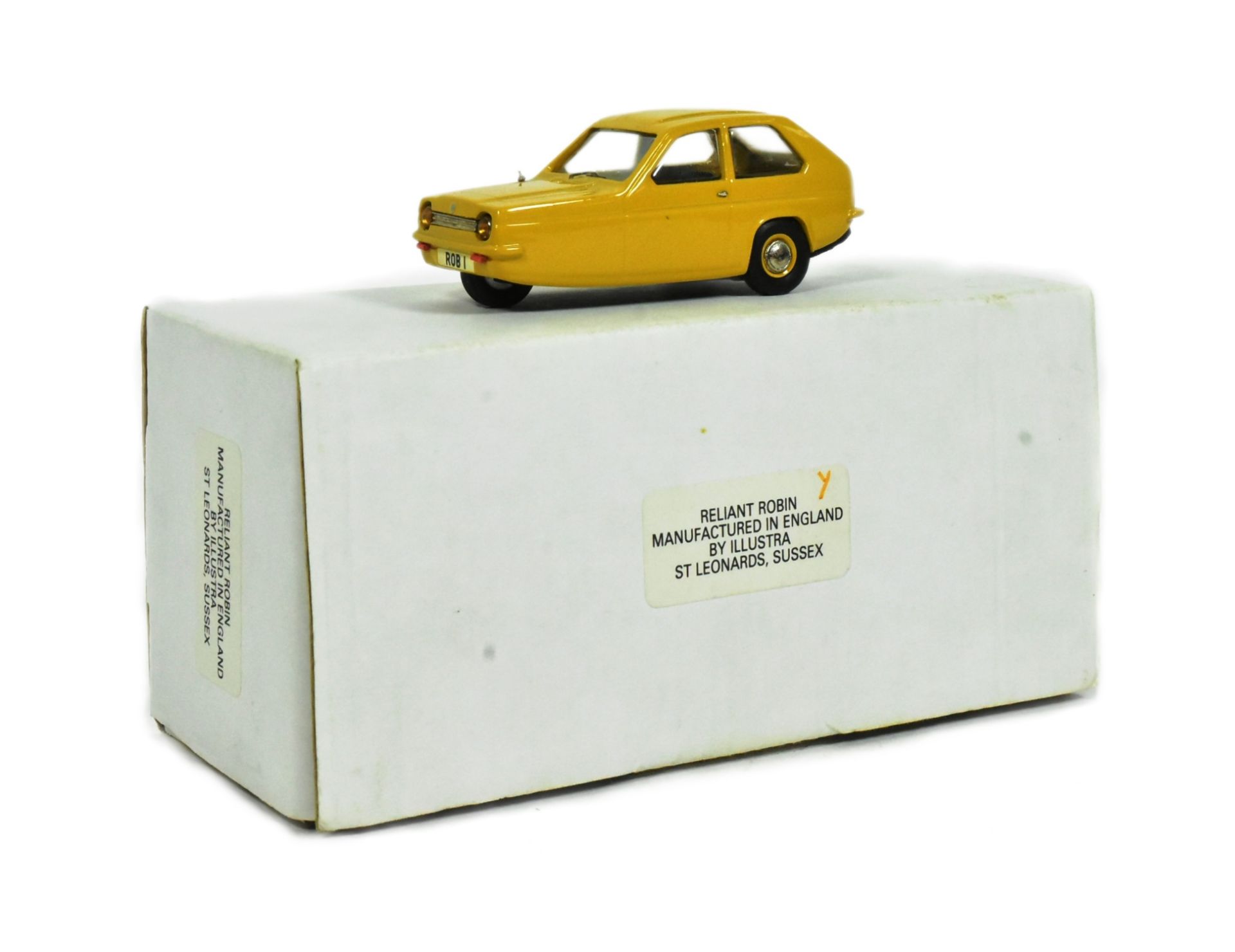 ILLUSTRA MODELS - 1/43 SCALE RELIANT ROBIN MK1 DIECAST MODEL