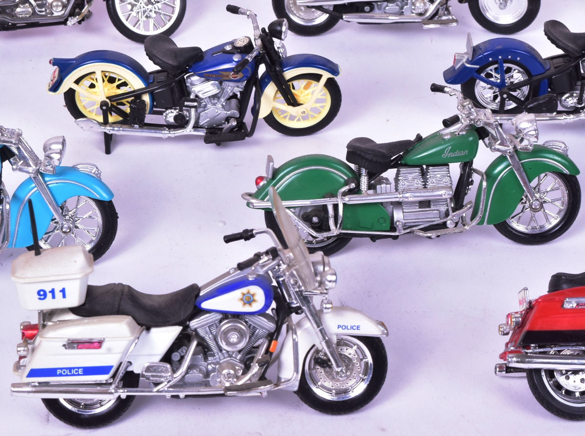 DIECAST - COLLECTION OF MOTORCYCLE MODELS - Image 5 of 7