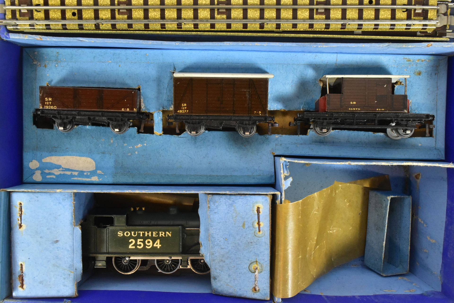 MODEL RAILWAY - VINTAGE HORNBY DUBLO TANK GOOD TRAINSET - Image 3 of 5