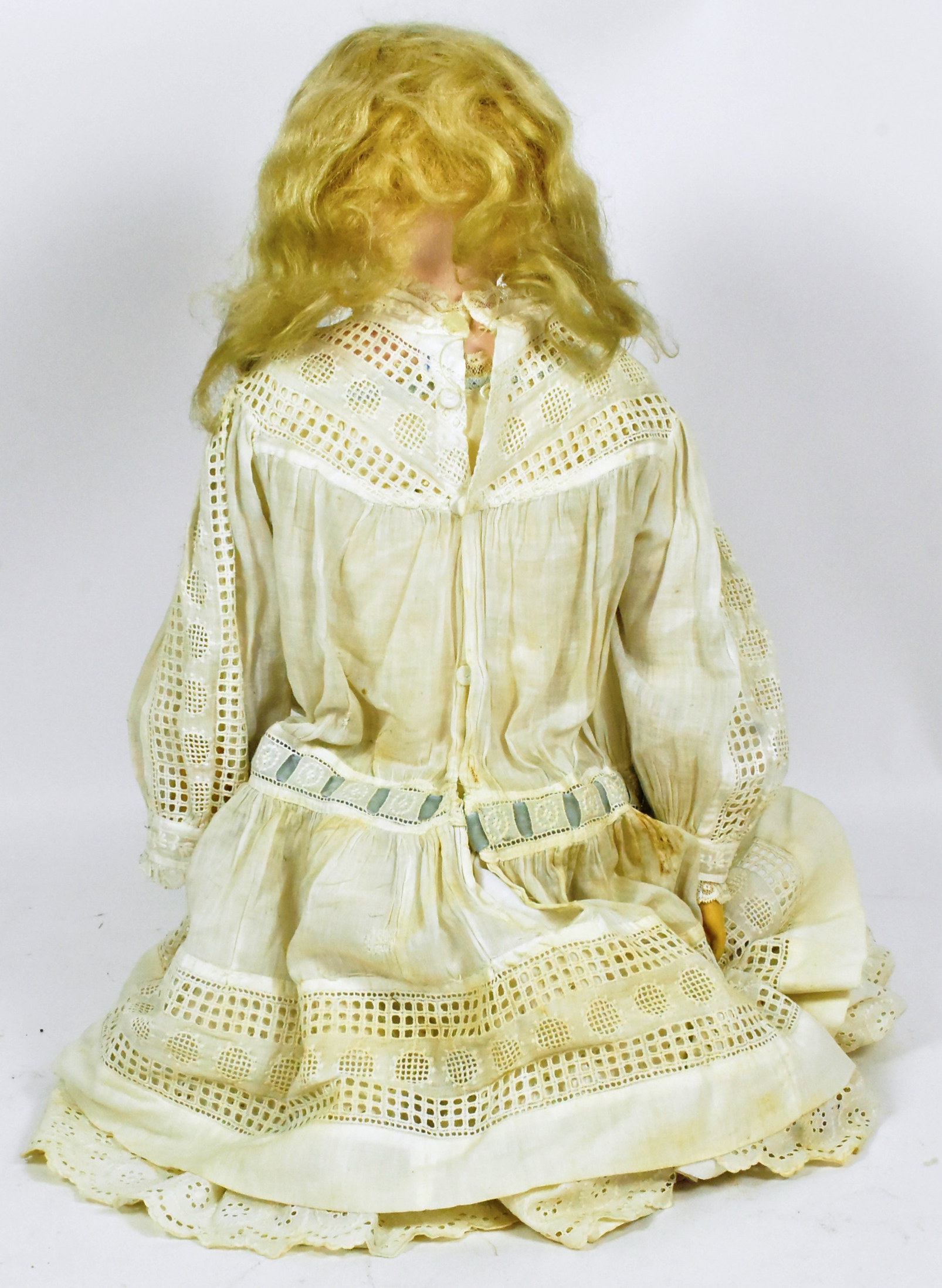 DOLL - 20TH CENTURY ANTIQUE STYLE PORCELAIN HEADED DOLL - Image 4 of 5