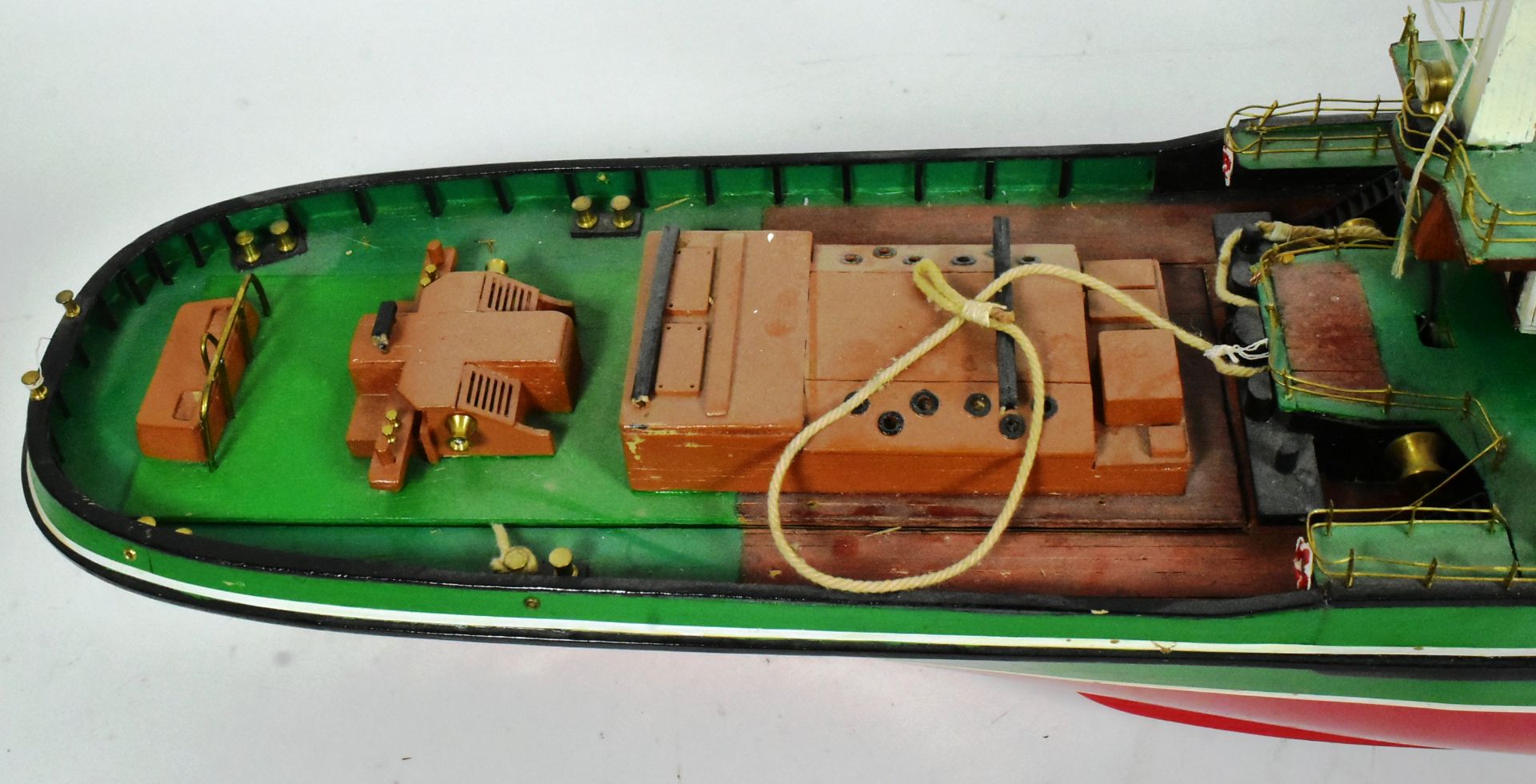 RADIO CONTROLLED BOAT - VINTAGE HAND BUILD MODEL - Image 4 of 7