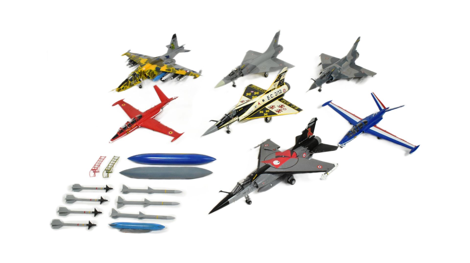 MODEL KITS - COLLECTION OF X7 BUILT MODEL KITS OF AIRCRAFT INTEREST