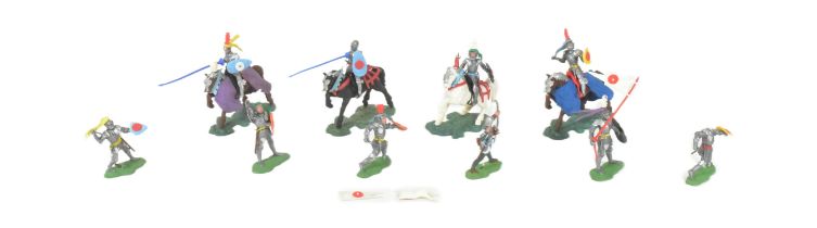 TOY SOLDIERS - COLLECTION OF BRITAINS 15TH CENTURY KNIGHTS