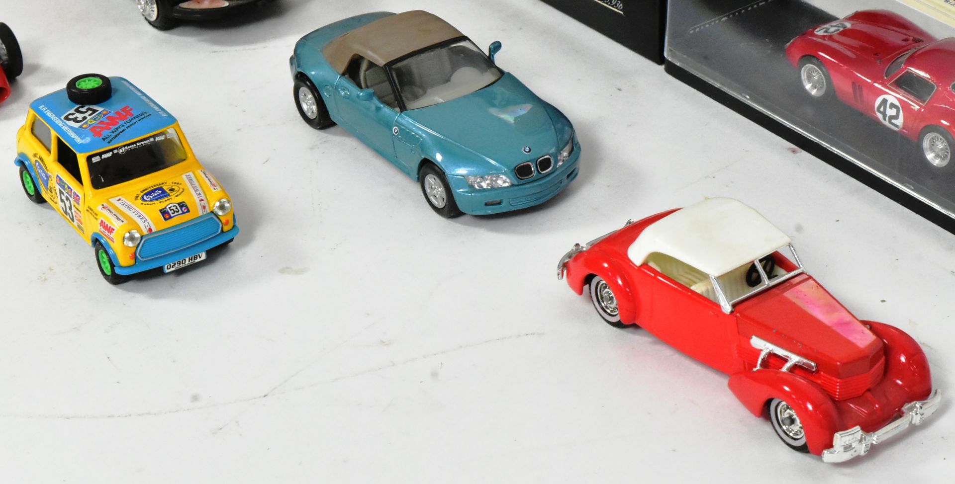 DIECAST - COLLECTION OF ASSORTED DIECAST MODEL CARS - Bild 6 aus 6