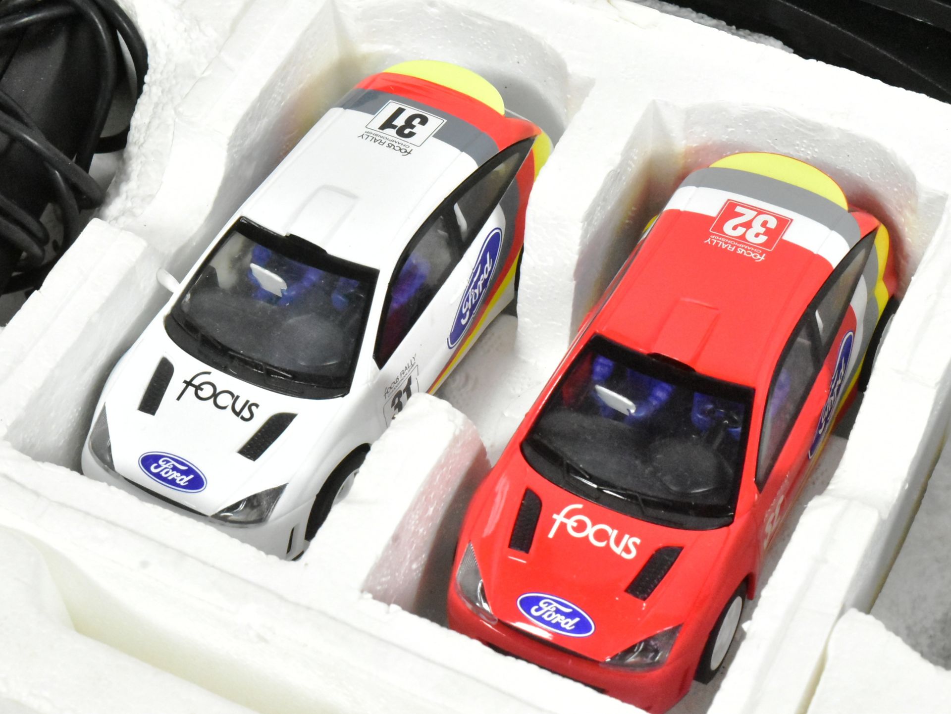 SCALEXTRIC - HORNBY SCALEXTRIC SLOT CAR RACING SET - Bild 3 aus 5