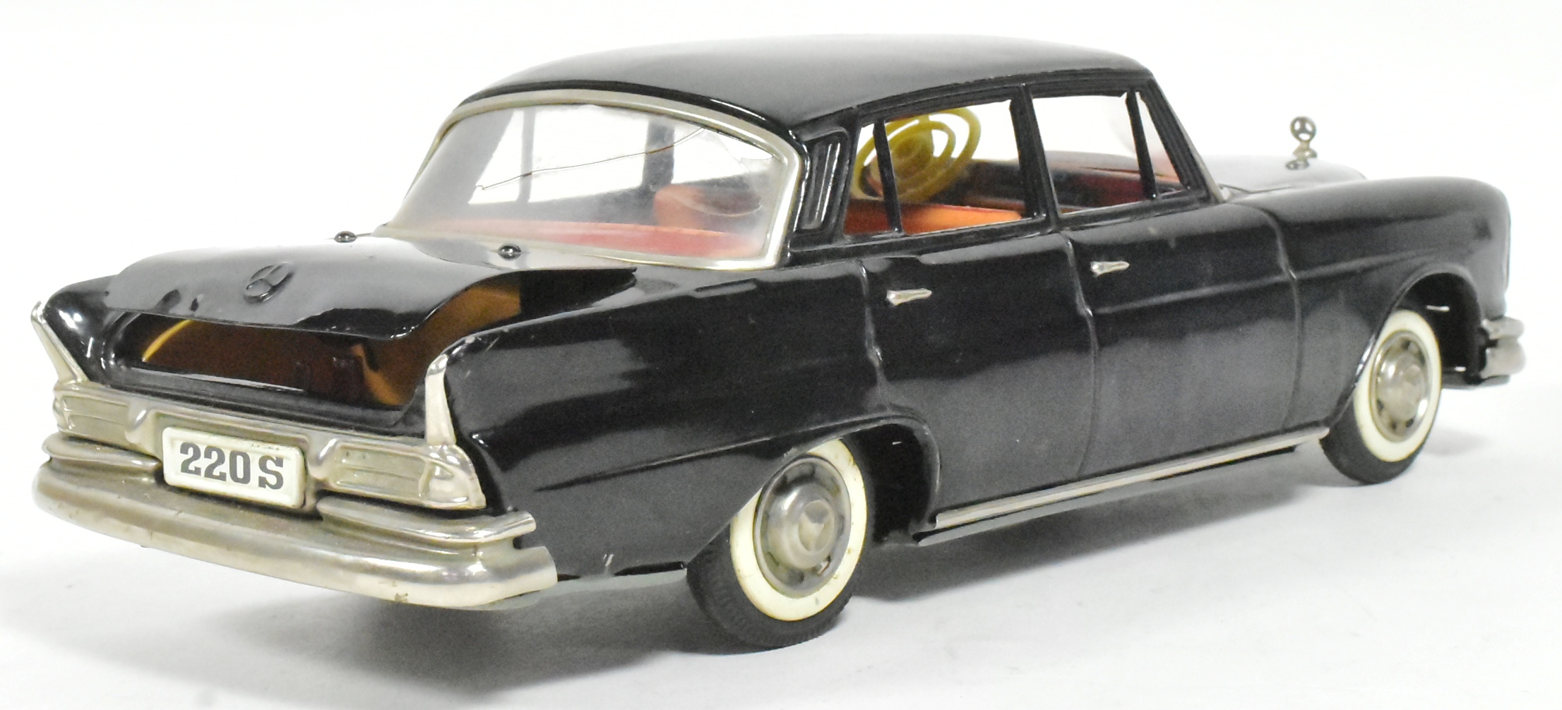 TINPLATE TOYS - JAPANESE TINPLATE MERCEDES BENZ 220S - Image 3 of 6
