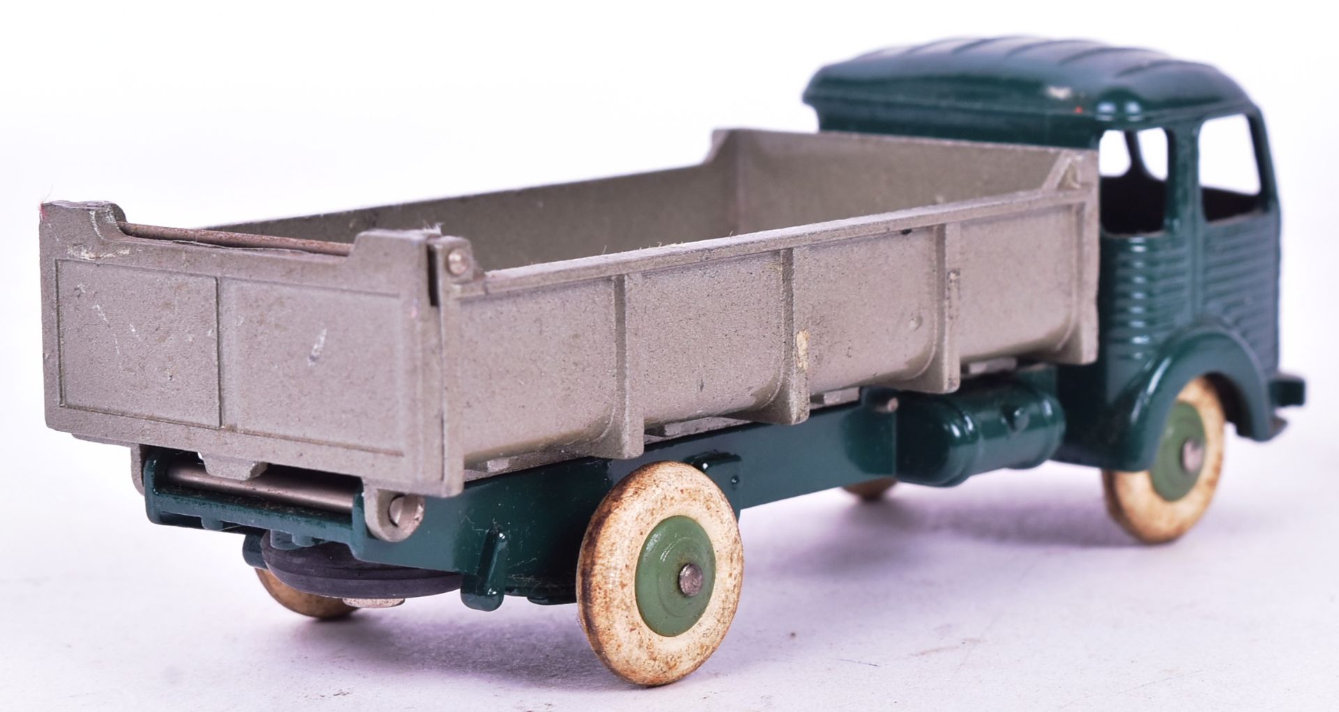 DIECAST - FRENCH DINKY TOYS - SIMCA CARGO TIPPING TRUCK - Image 4 of 5