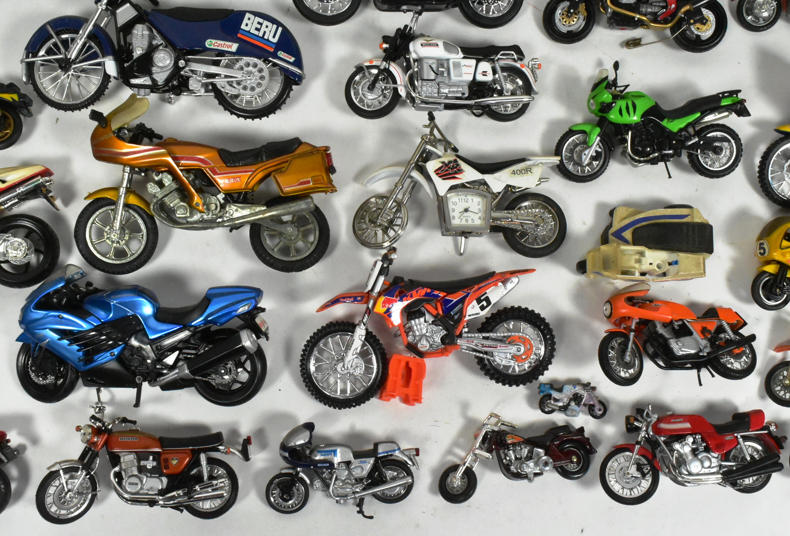 DIECAST - COLLECTION OF ASSORTED DIECAST MODEL MOTORBIKES - Image 5 of 6