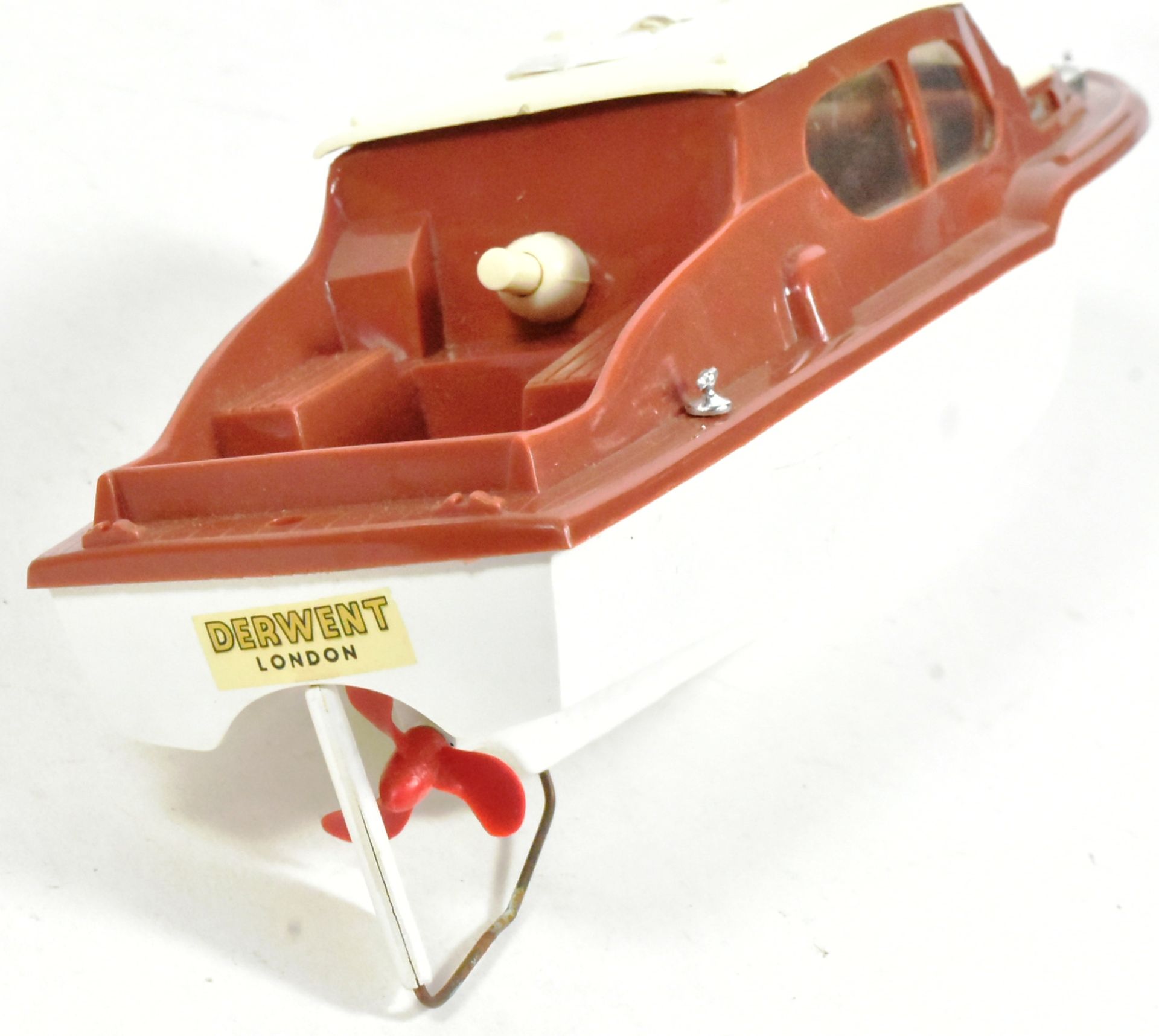 VINTAGE TRIANG ELECTRIC CABIN CRUISER BOAT - Image 4 of 5
