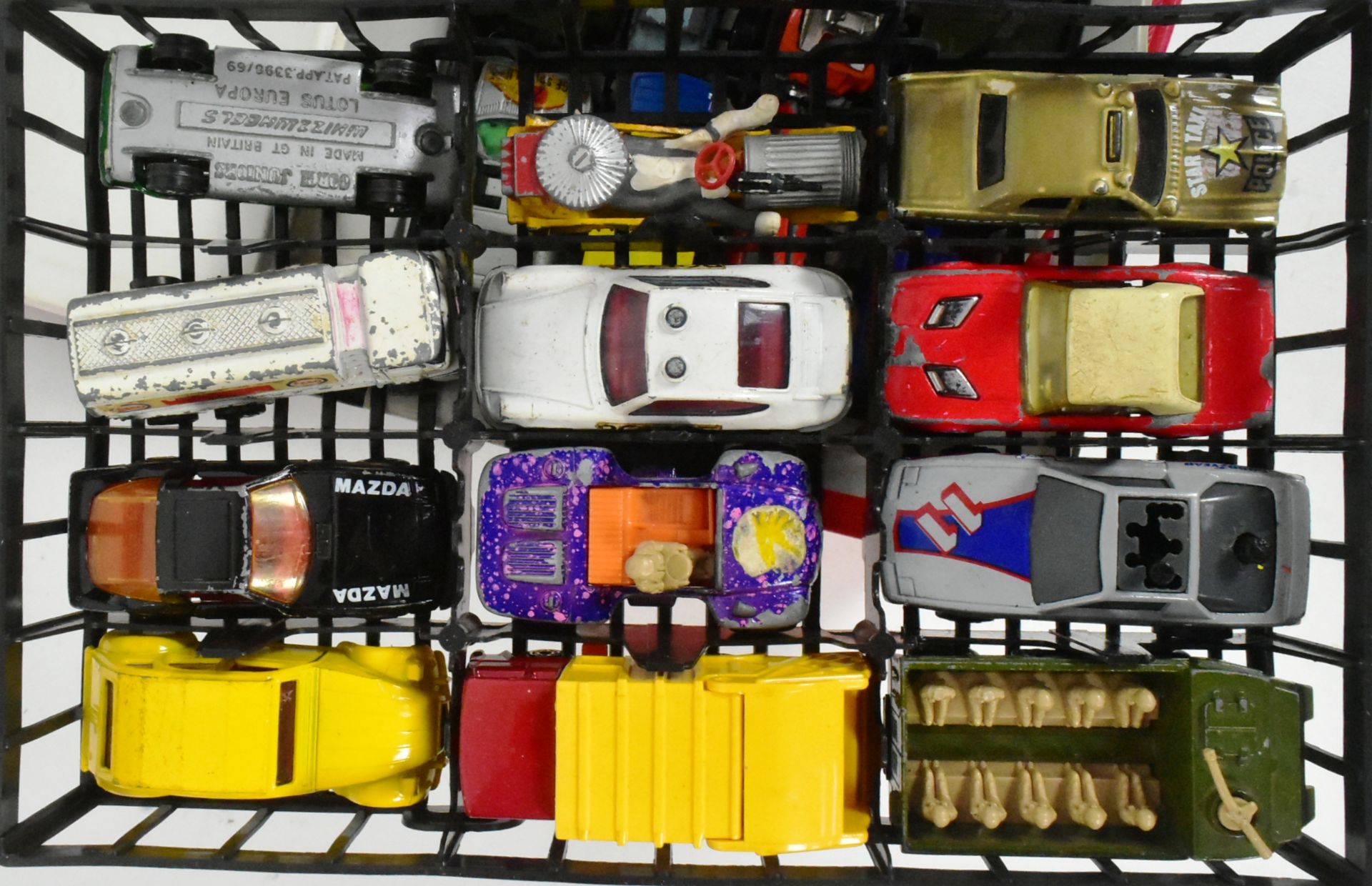 DIECAST - MATCHBOX VINYL CARRY CASE & CARS - Image 3 of 6