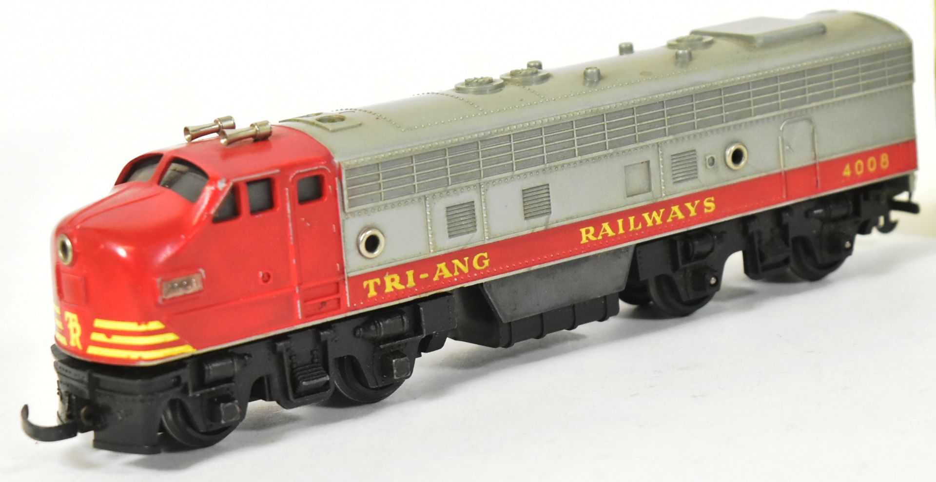 THREE VINTAGE TRIANG OO GAUGE MODEL RAILWAY LOCOMOTIVES - Bild 2 aus 5