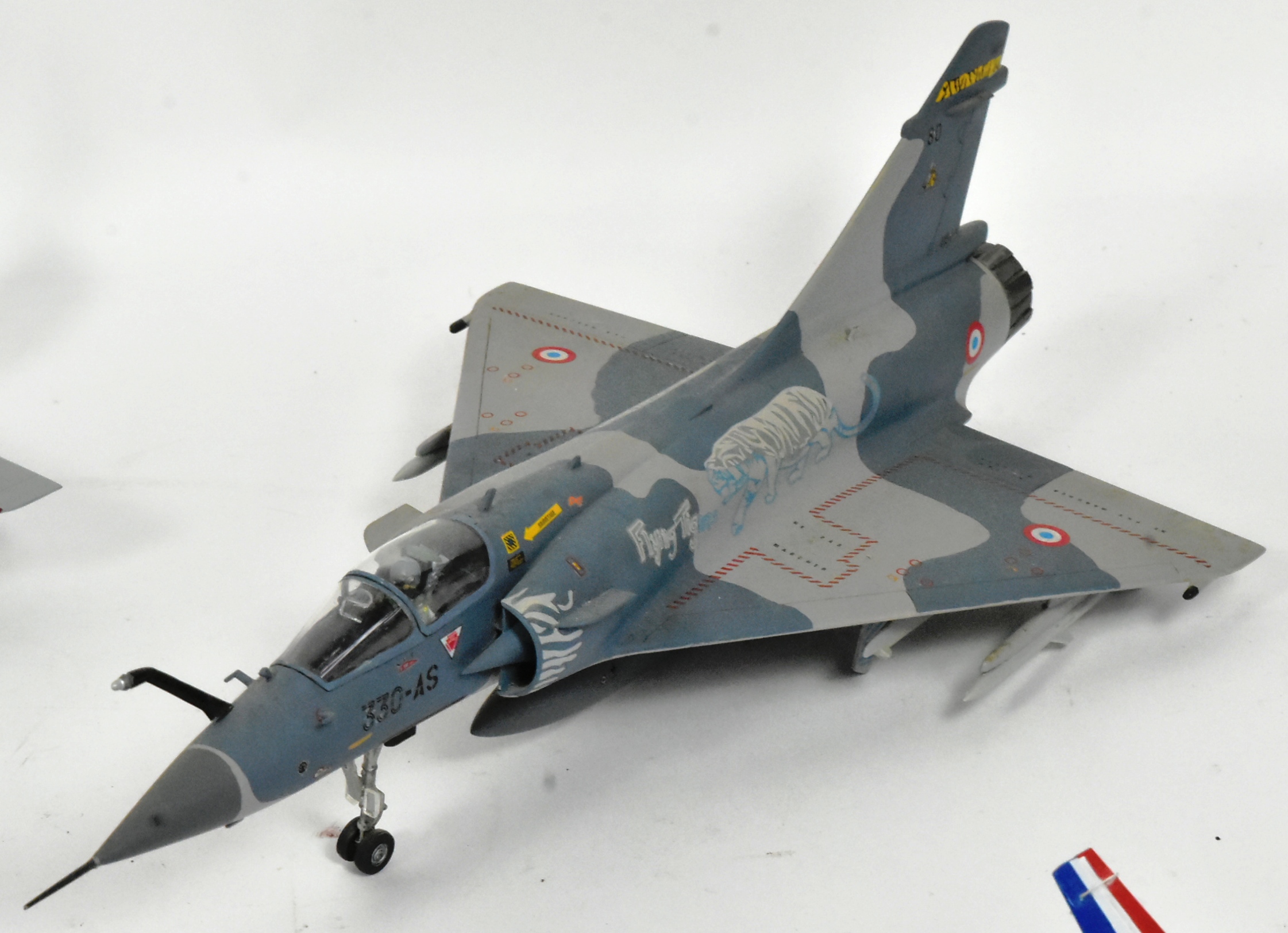 MODEL KITS - COLLECTION OF X7 BUILT MODEL KITS OF AIRCRAFT INTEREST - Image 4 of 6