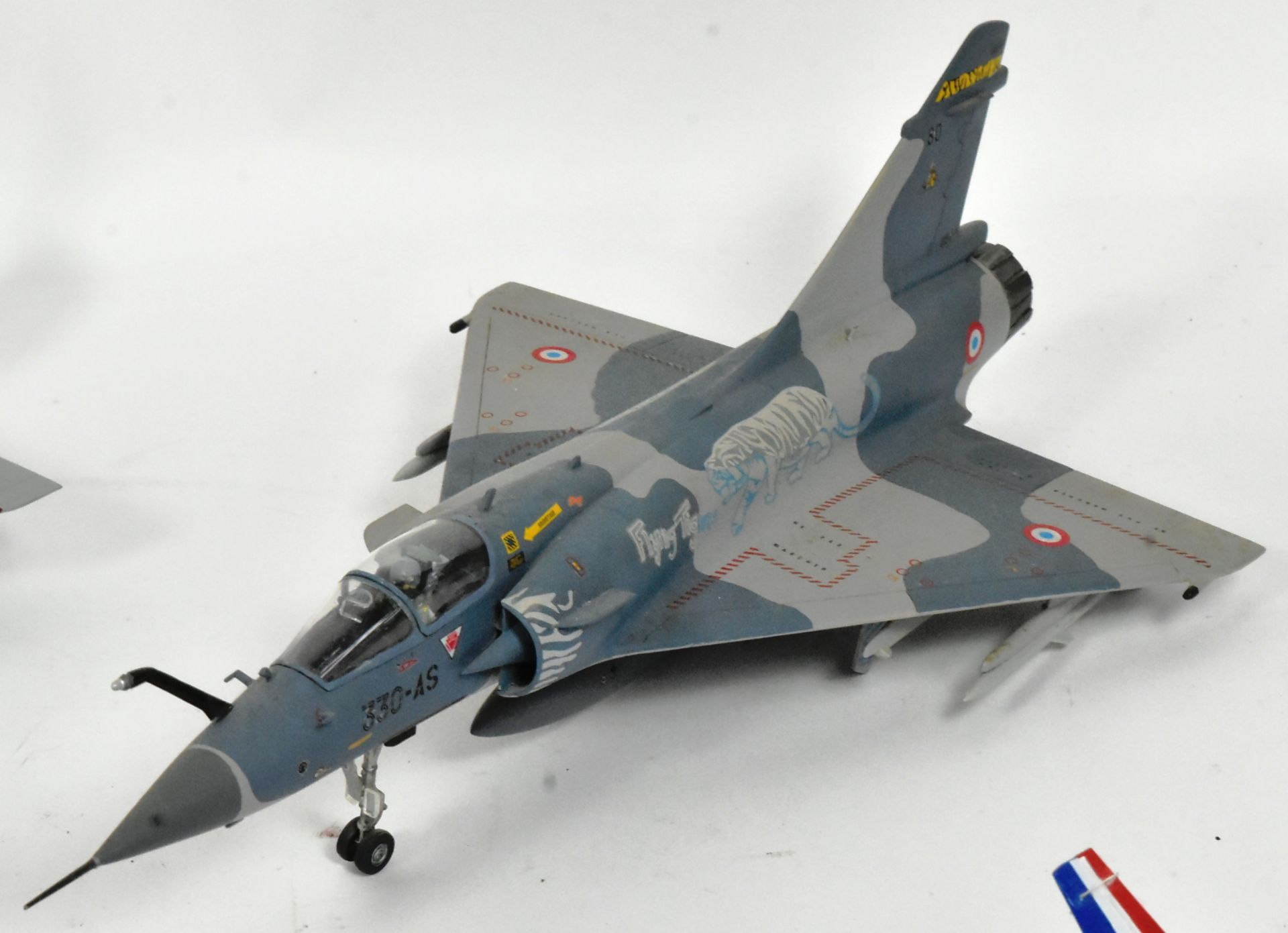 MODEL KITS - COLLECTION OF X7 BUILT MODEL KITS OF AIRCRAFT INTEREST - Bild 4 aus 6