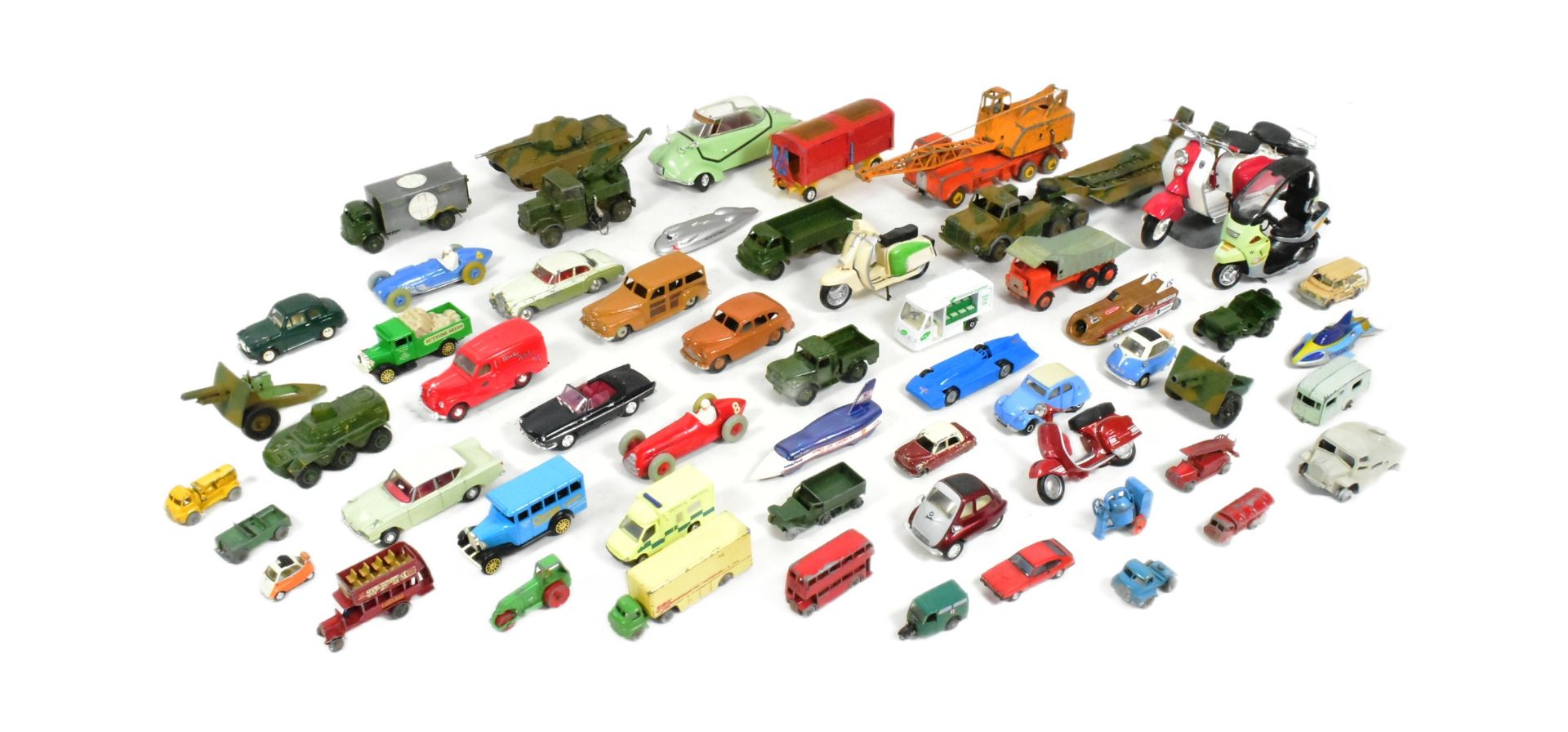 DIECAST - COLLECTION OF ASSORTED DIECAST MODEL CARS