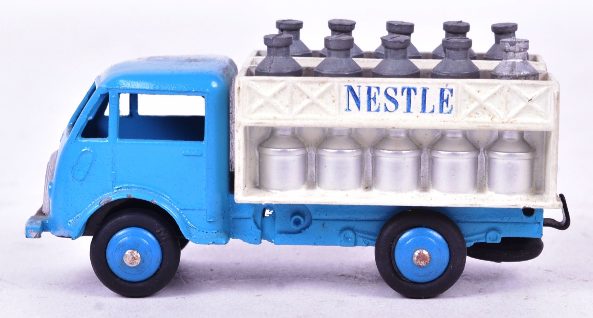 DIECAST - FRENCH DINKY TOYS - NESTLE DAIRY TRUCK - Image 3 of 7