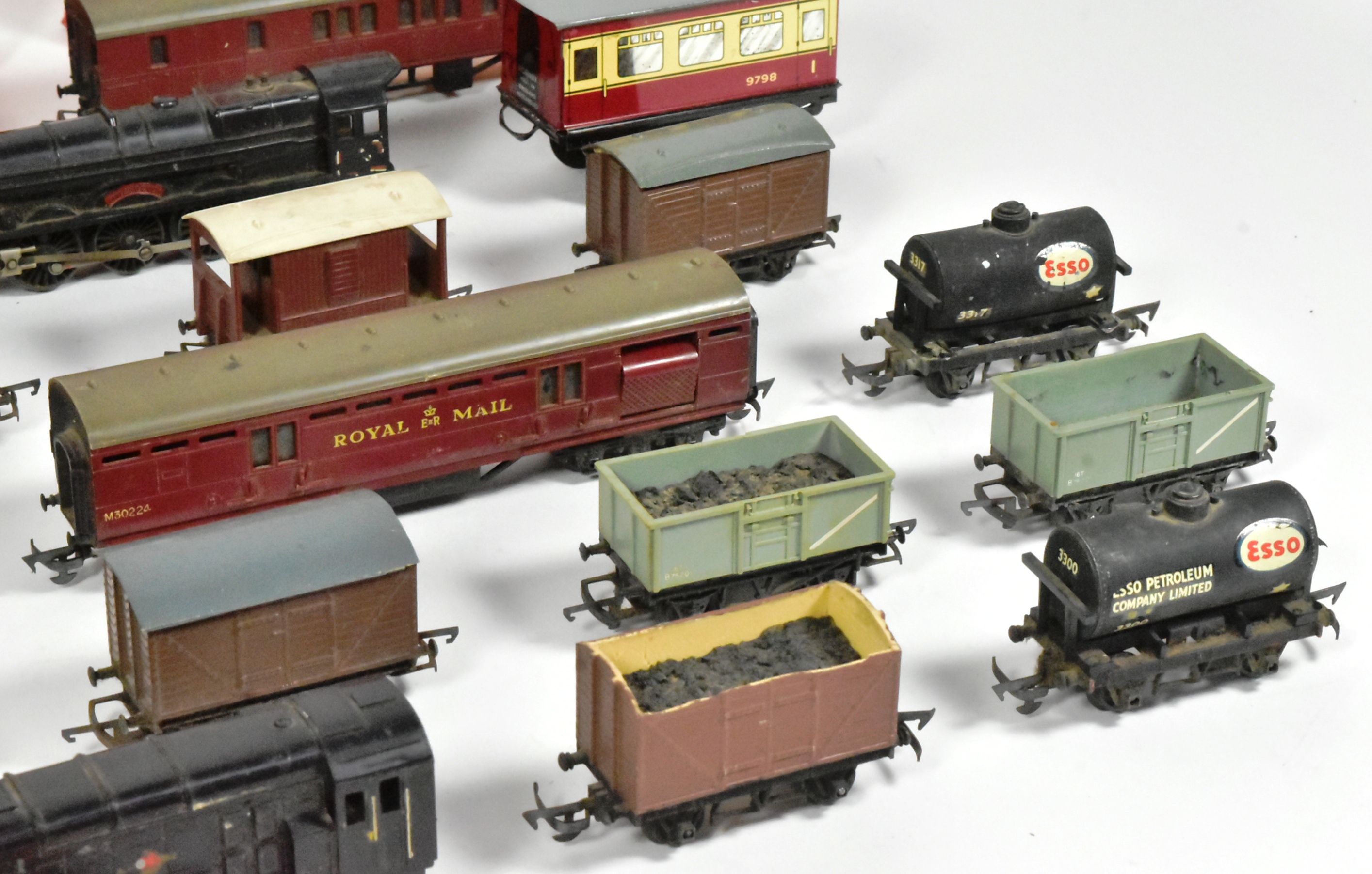 MODEL RAILWAY - COLLECTION OF OO GAUGE MODEL RAILWAY - Image 5 of 5